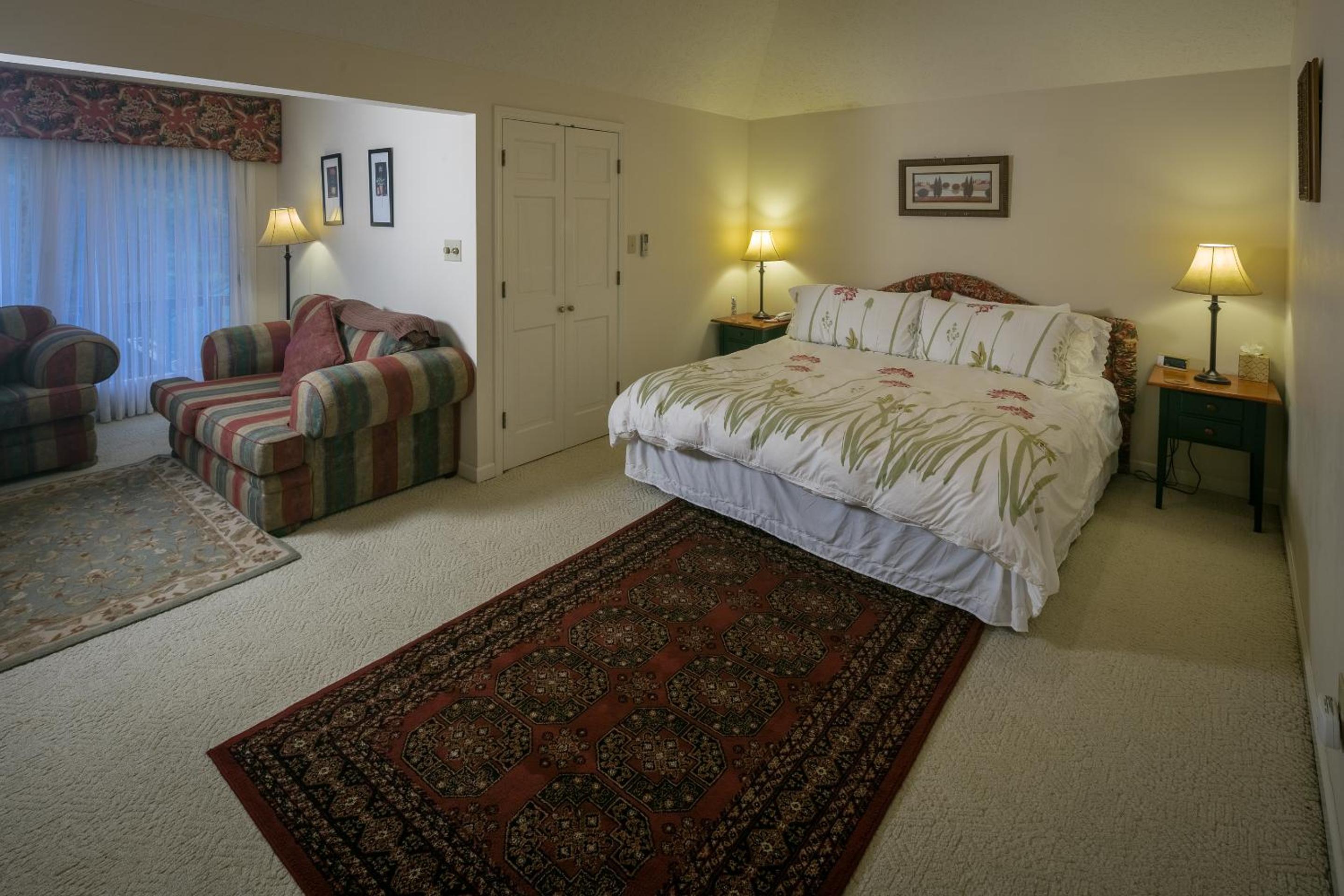 Lou Hill Smith Suite Attic photo 1