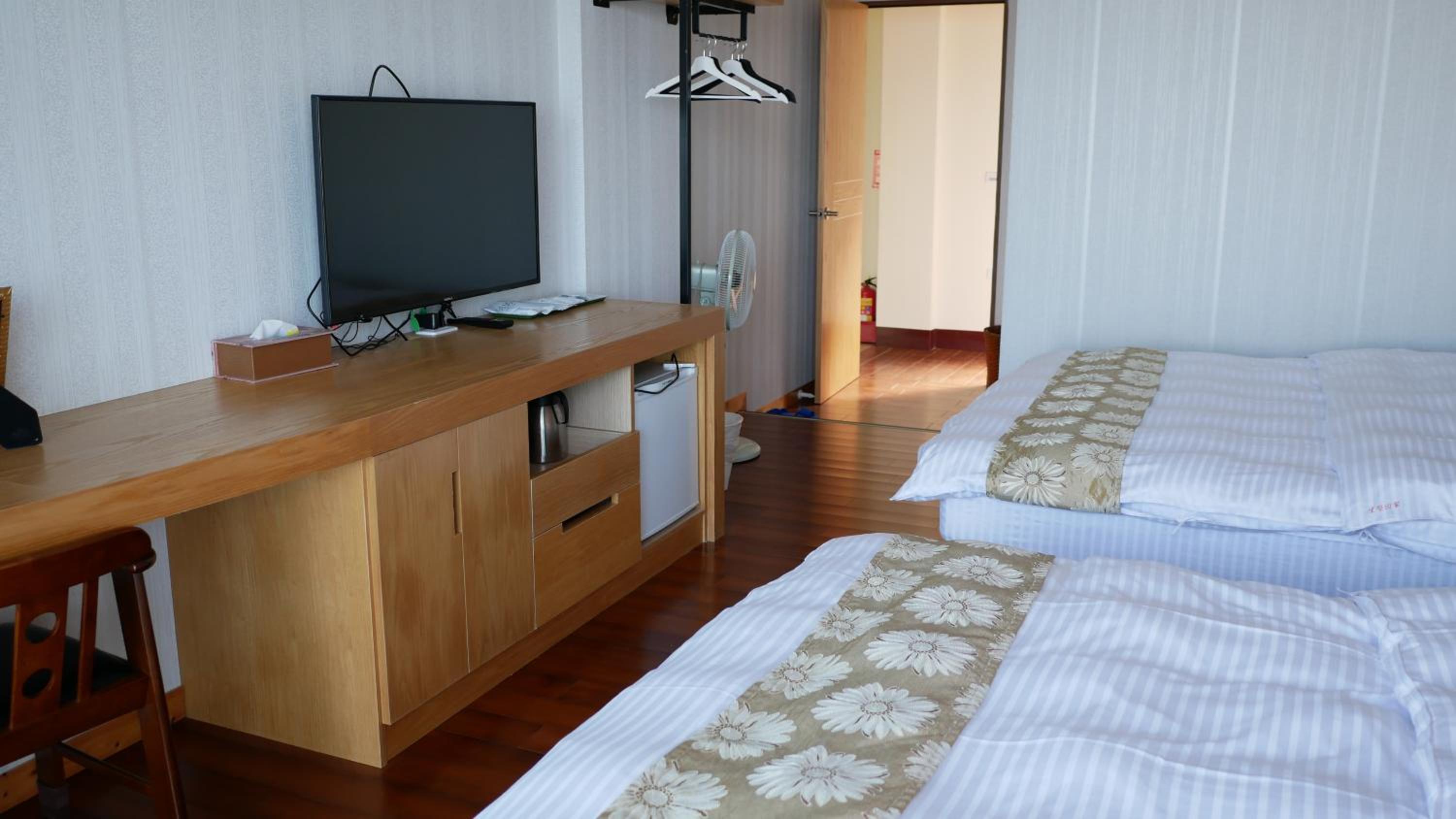 Quadruple Room with Mountain View photo 3