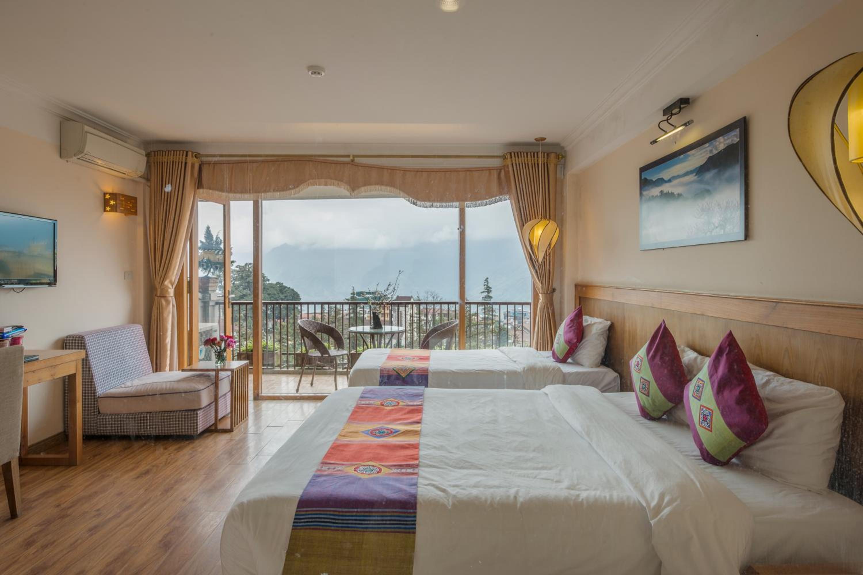 Family Room with Moutain View