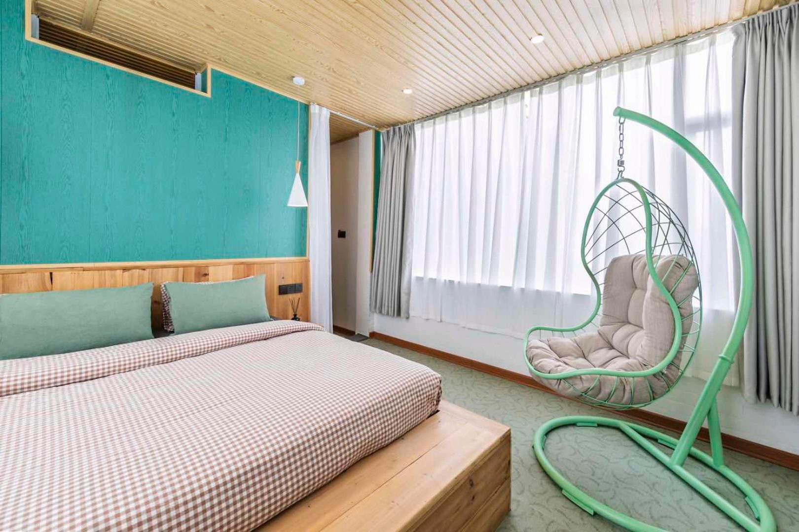 Deluxe Room (2 Adults + 1 Child) photo 1