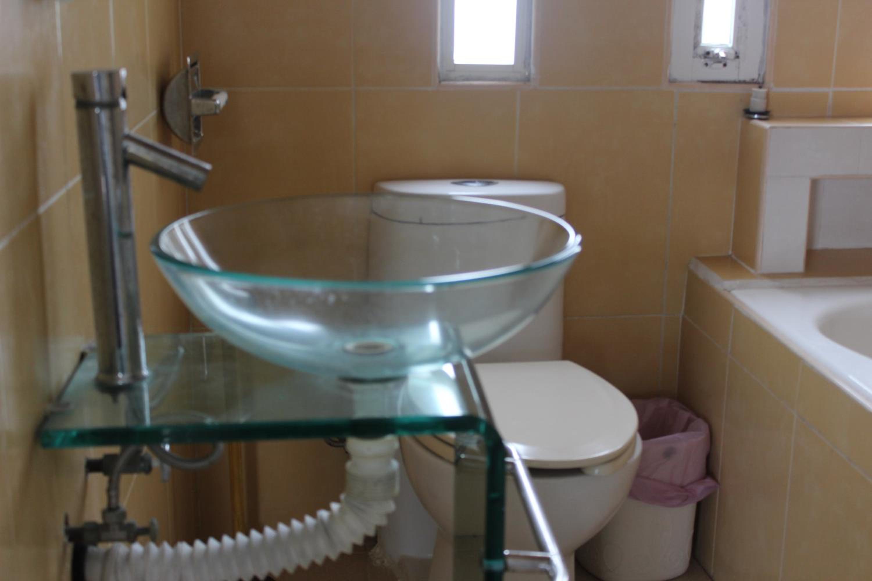 Deluxe Double Room with Bath - Photo 5