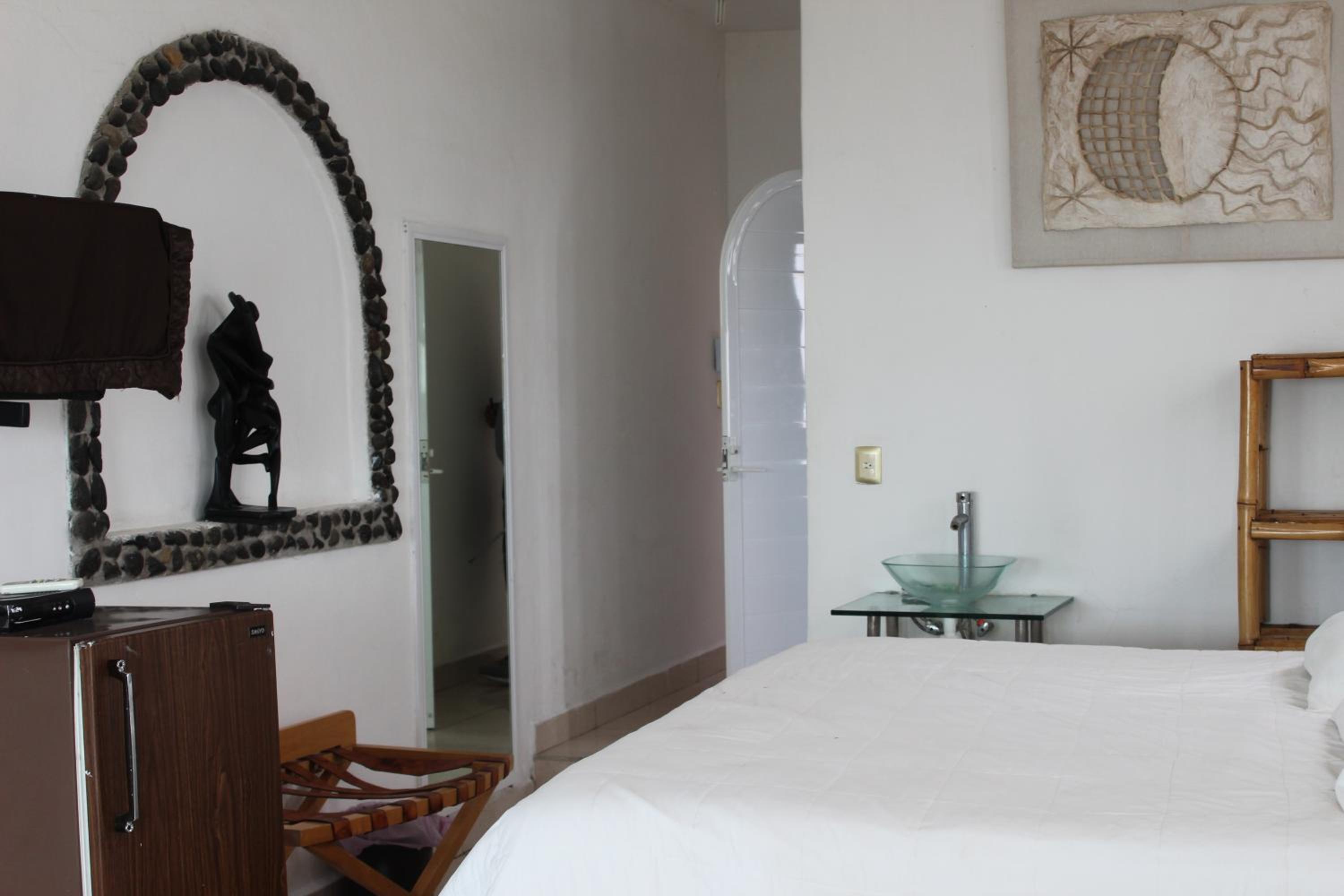 Deluxe Family Room - Photo 8