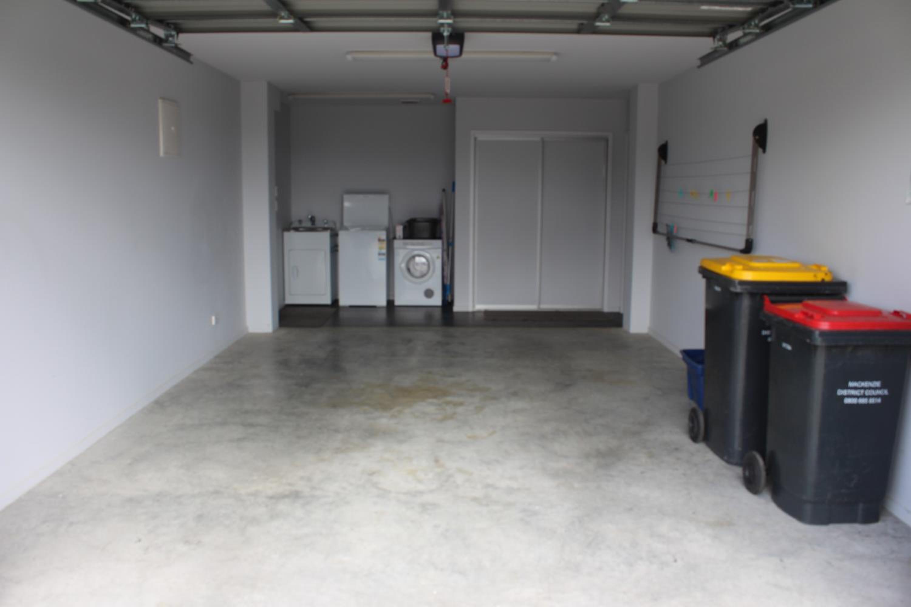 Two-Bedroom Apartment with Lake View - Photo 11
