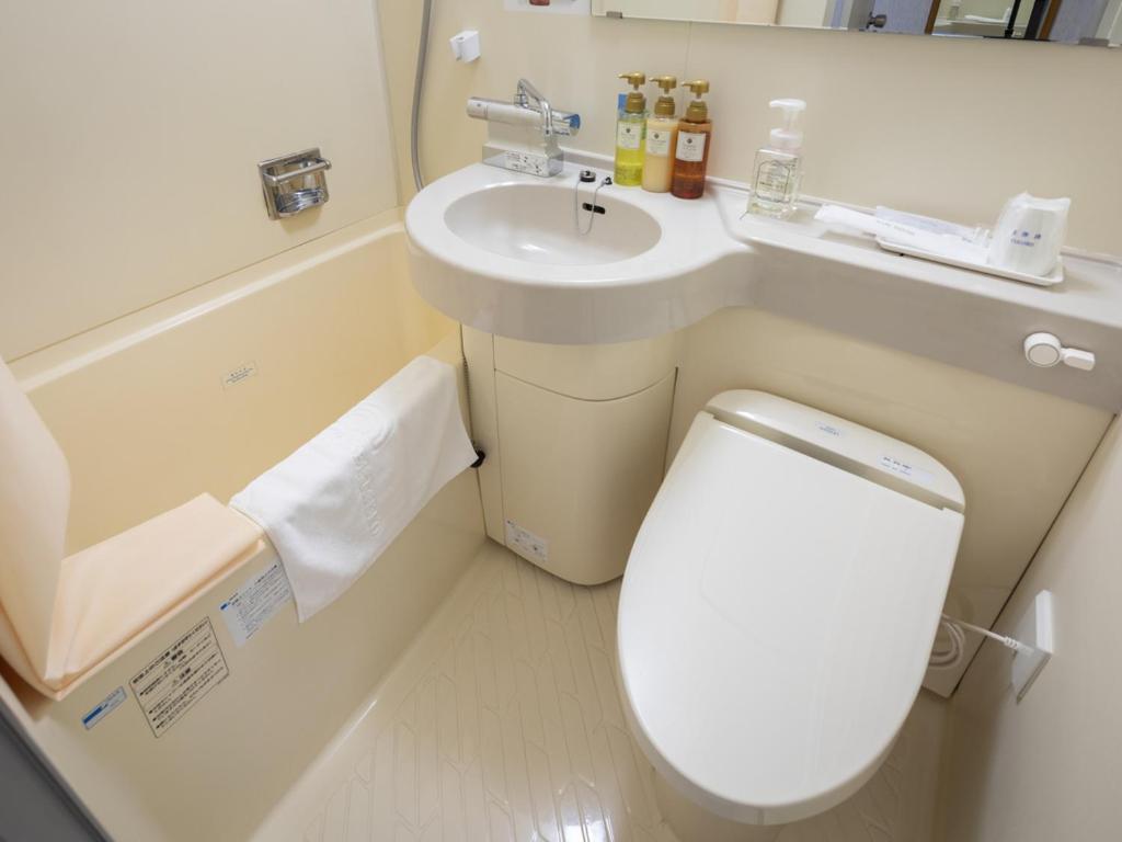 Standard Double Room - Non-Smoking - Main Building photo 3