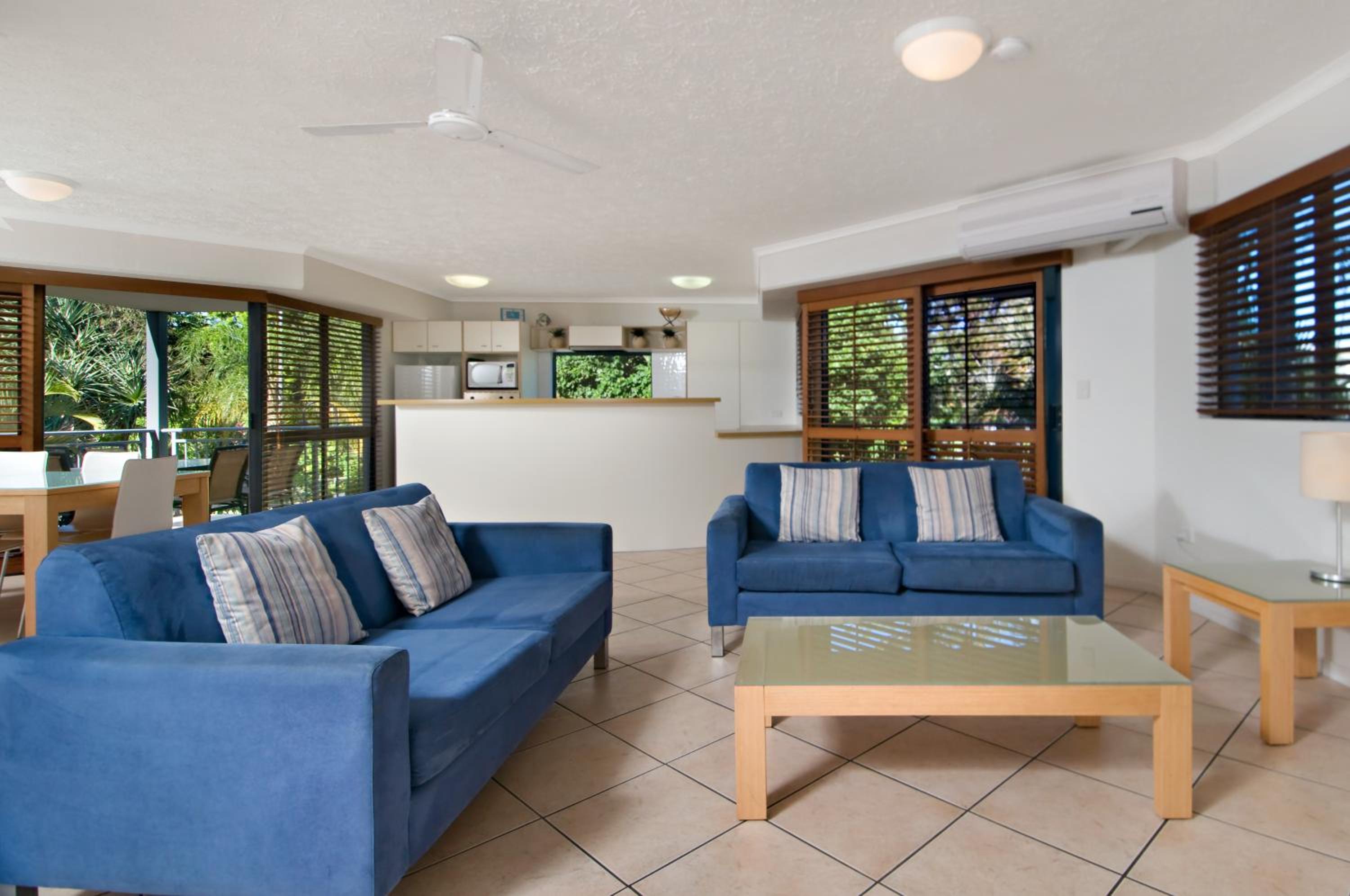 Three-Bedroom Apartment with Balcony photo 3