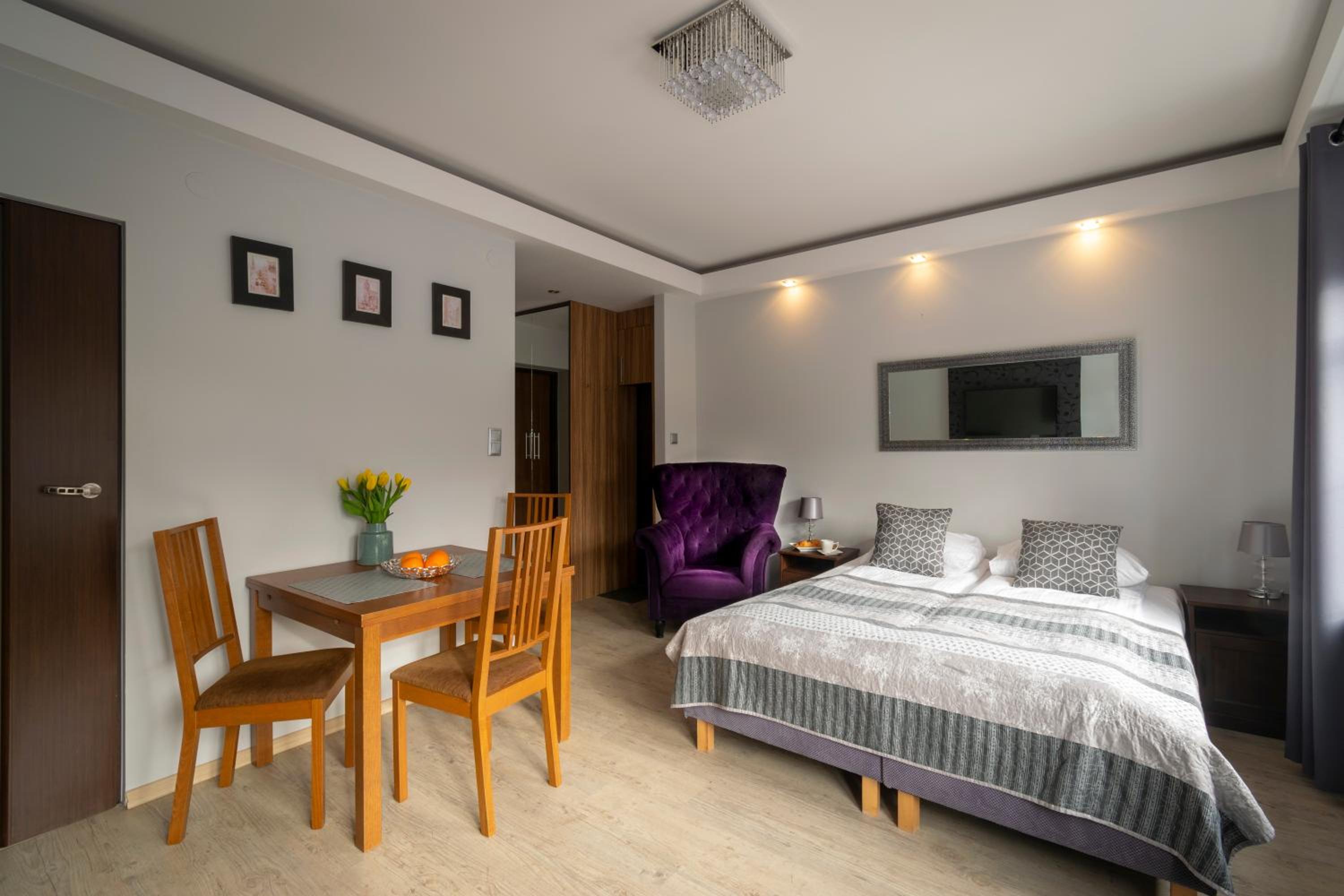 Studio Apartment