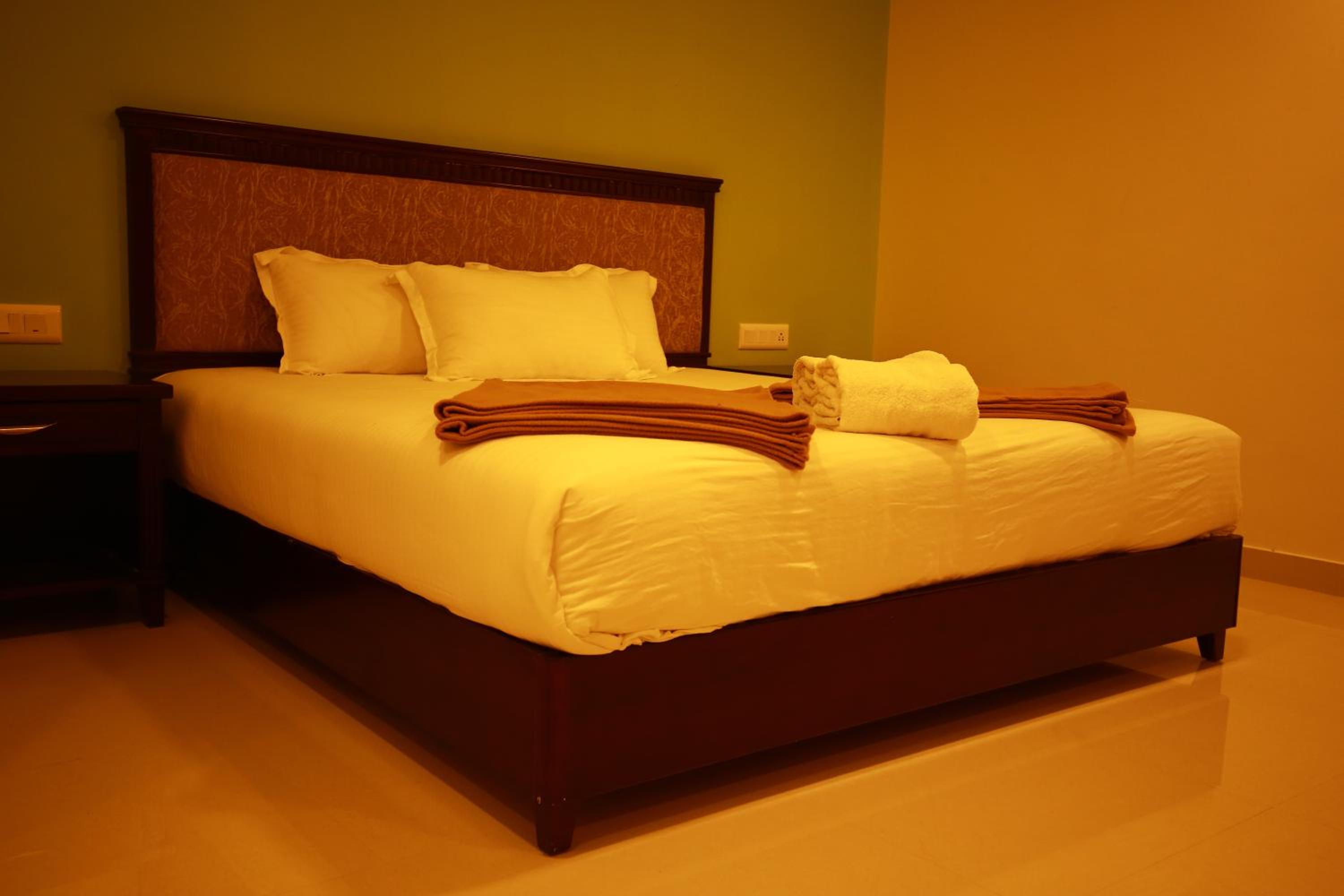 Deluxe Room - Photo 9