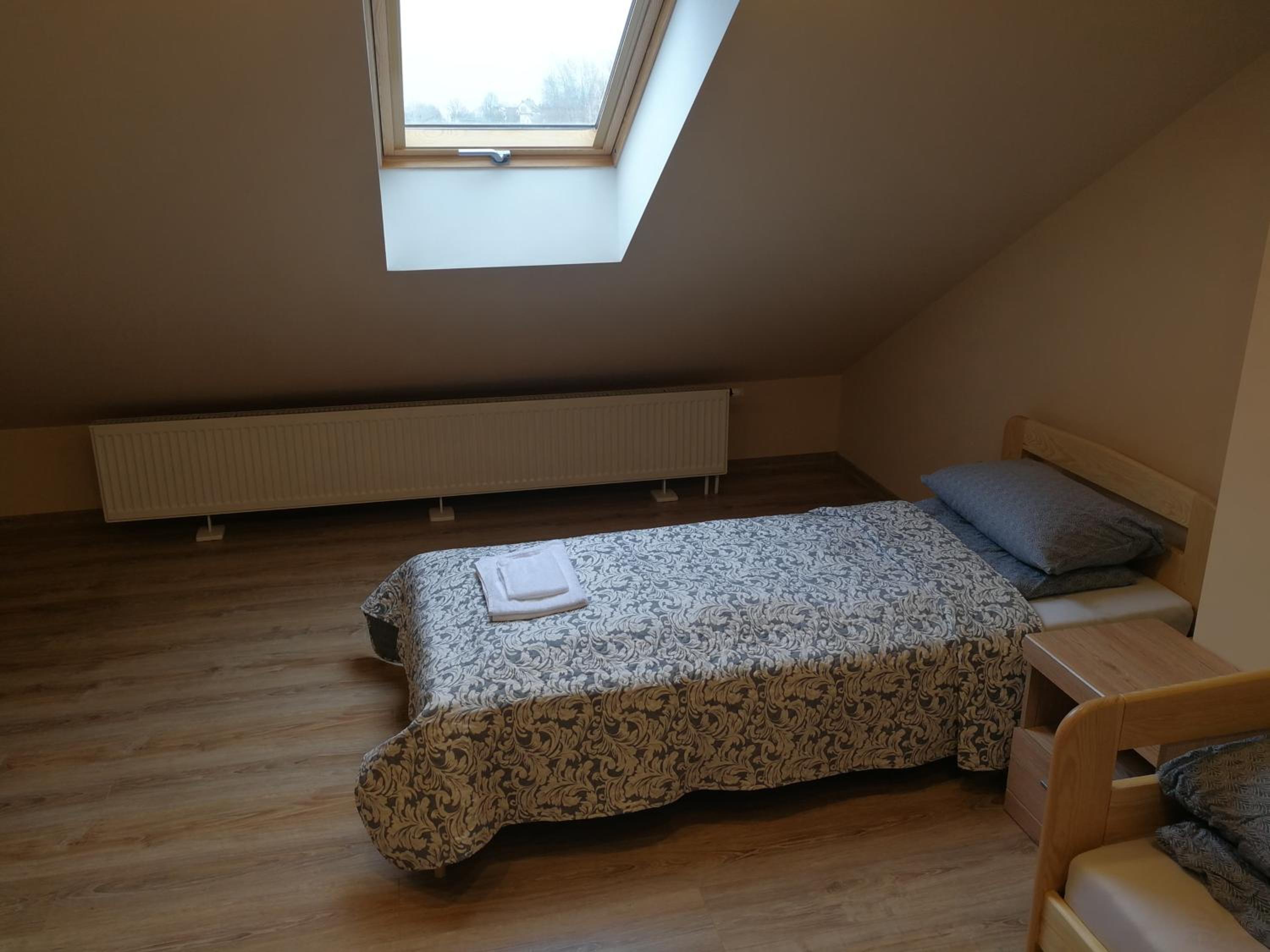 Standard Twin Room - Photo 1