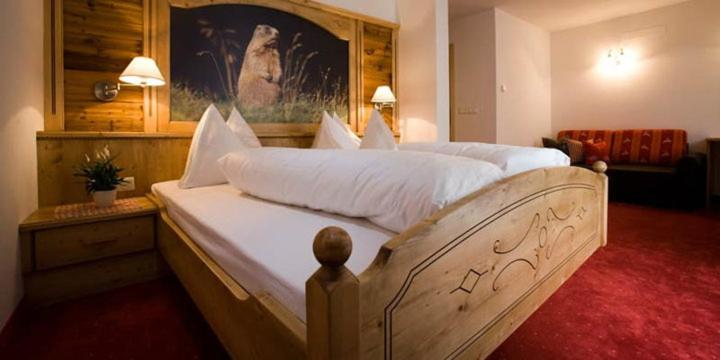 Double Room with Balcony - Photo 12