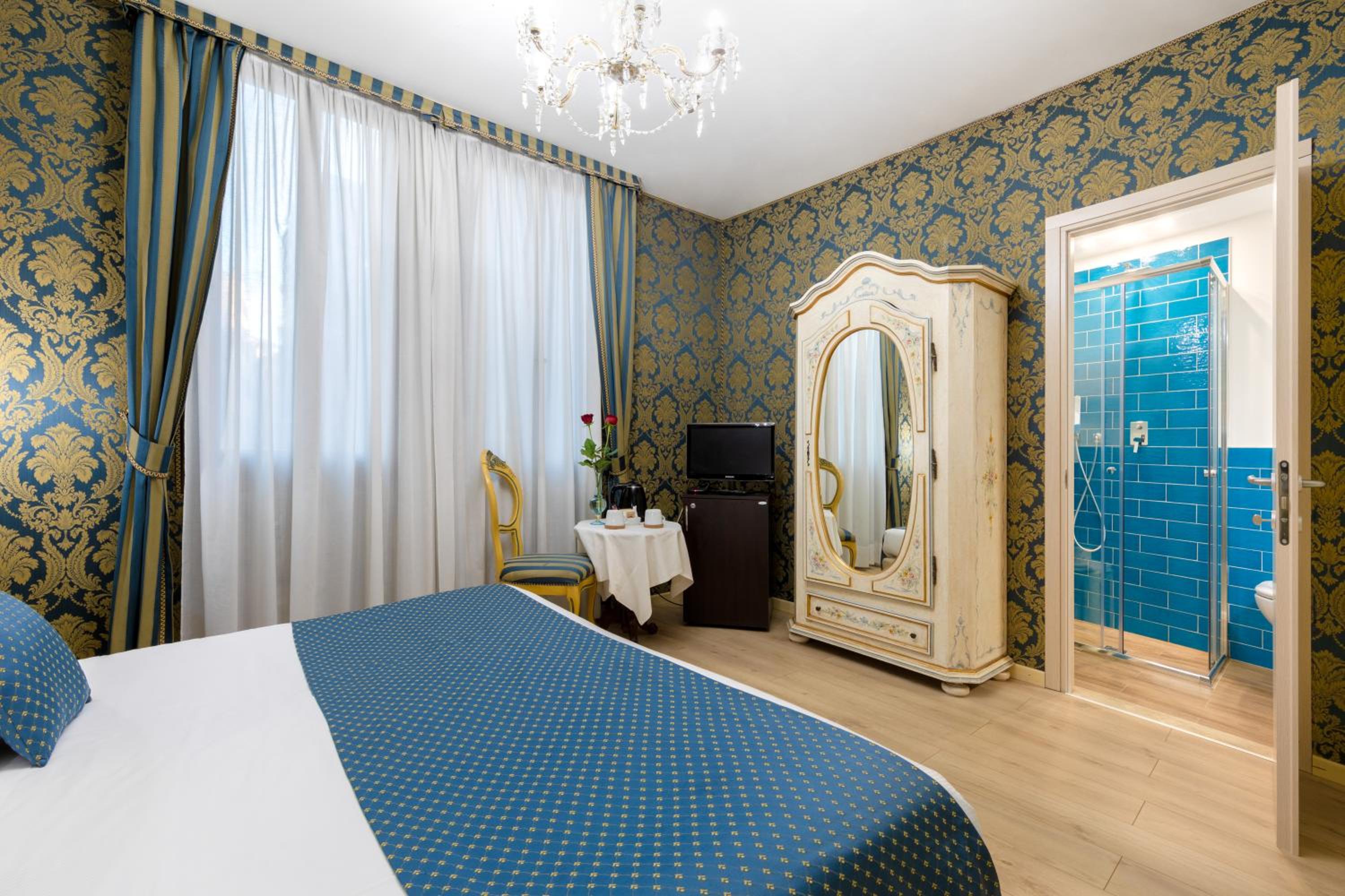 Superior Double or Twin Room photo 2