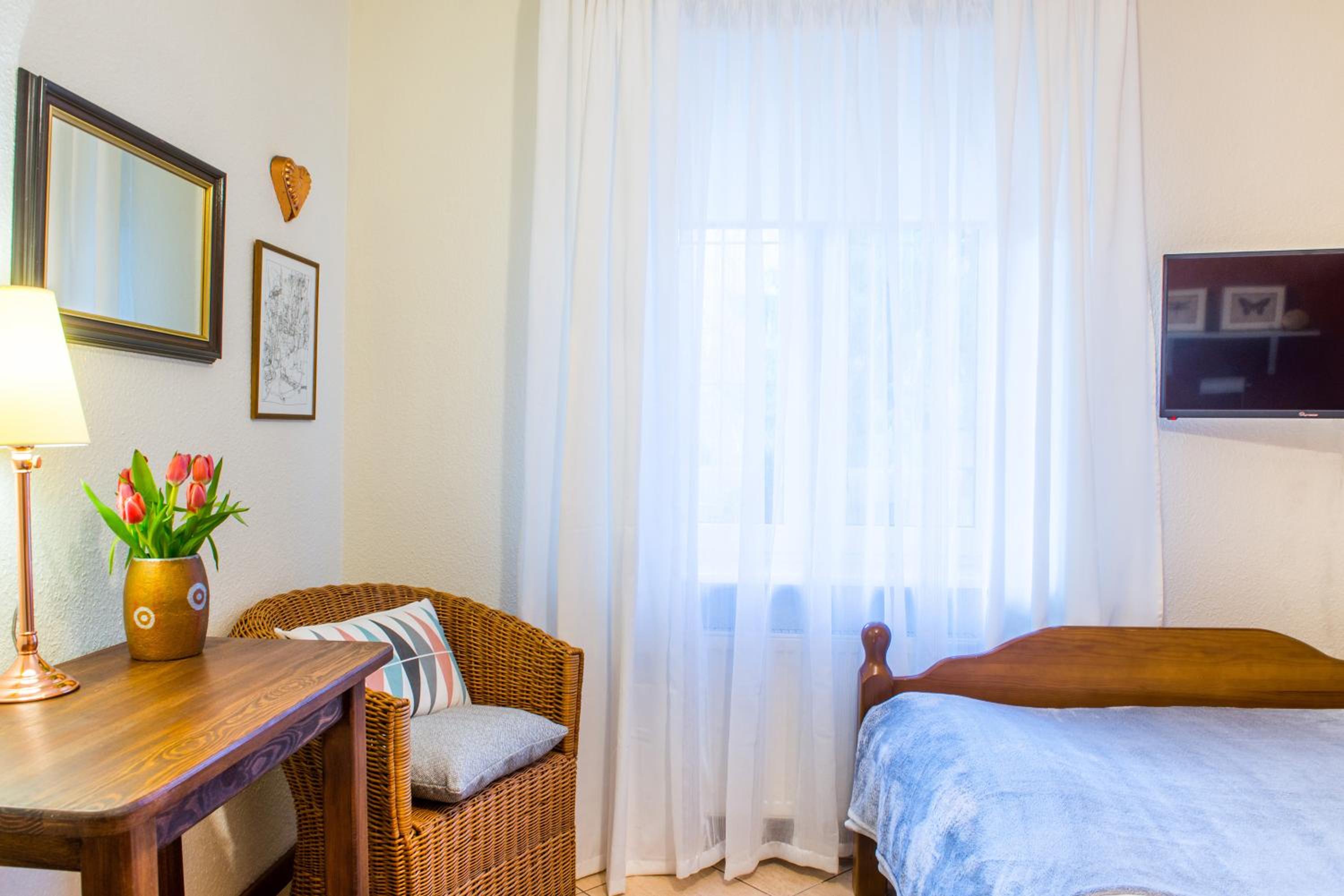 Double Room with Private External Bathroom - Photo 3