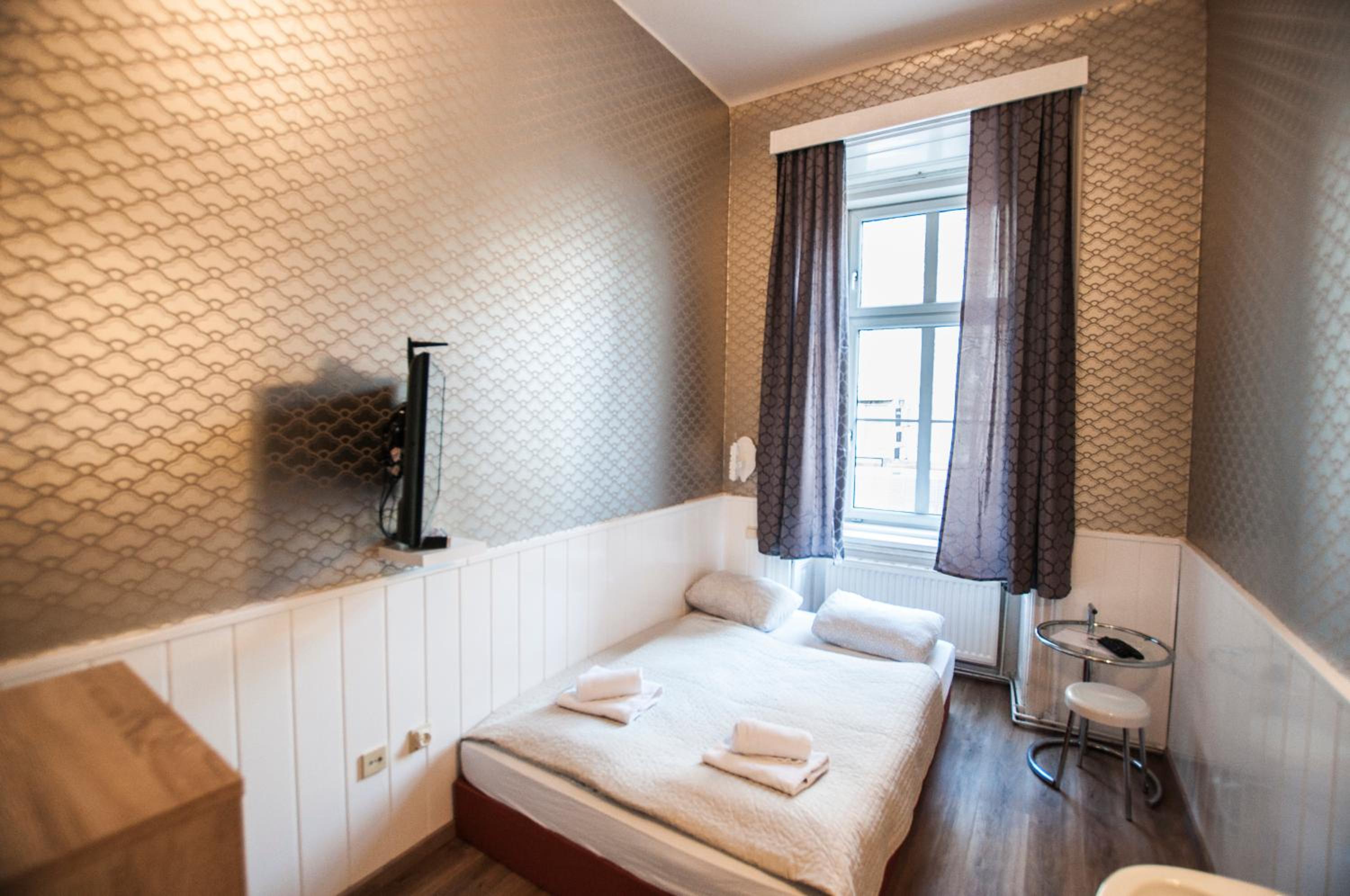 Double Room With Shared Bathroom
