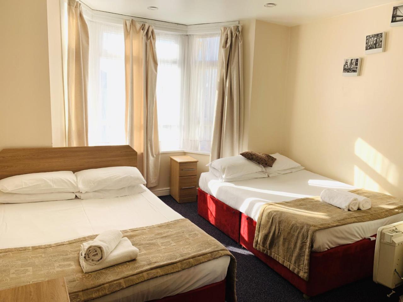 Quadruple Room - Photo 4