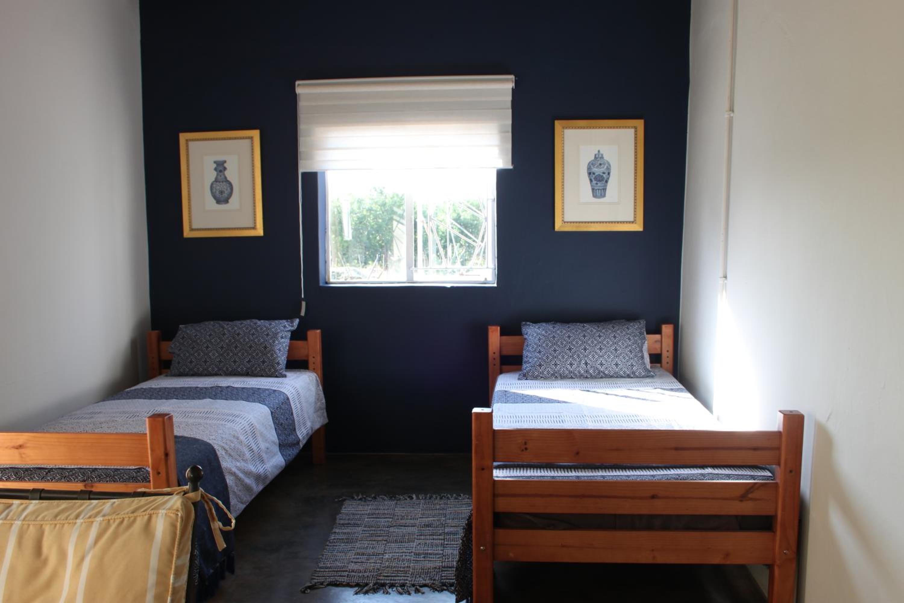 One-Bedroom Apartment - Photo 1