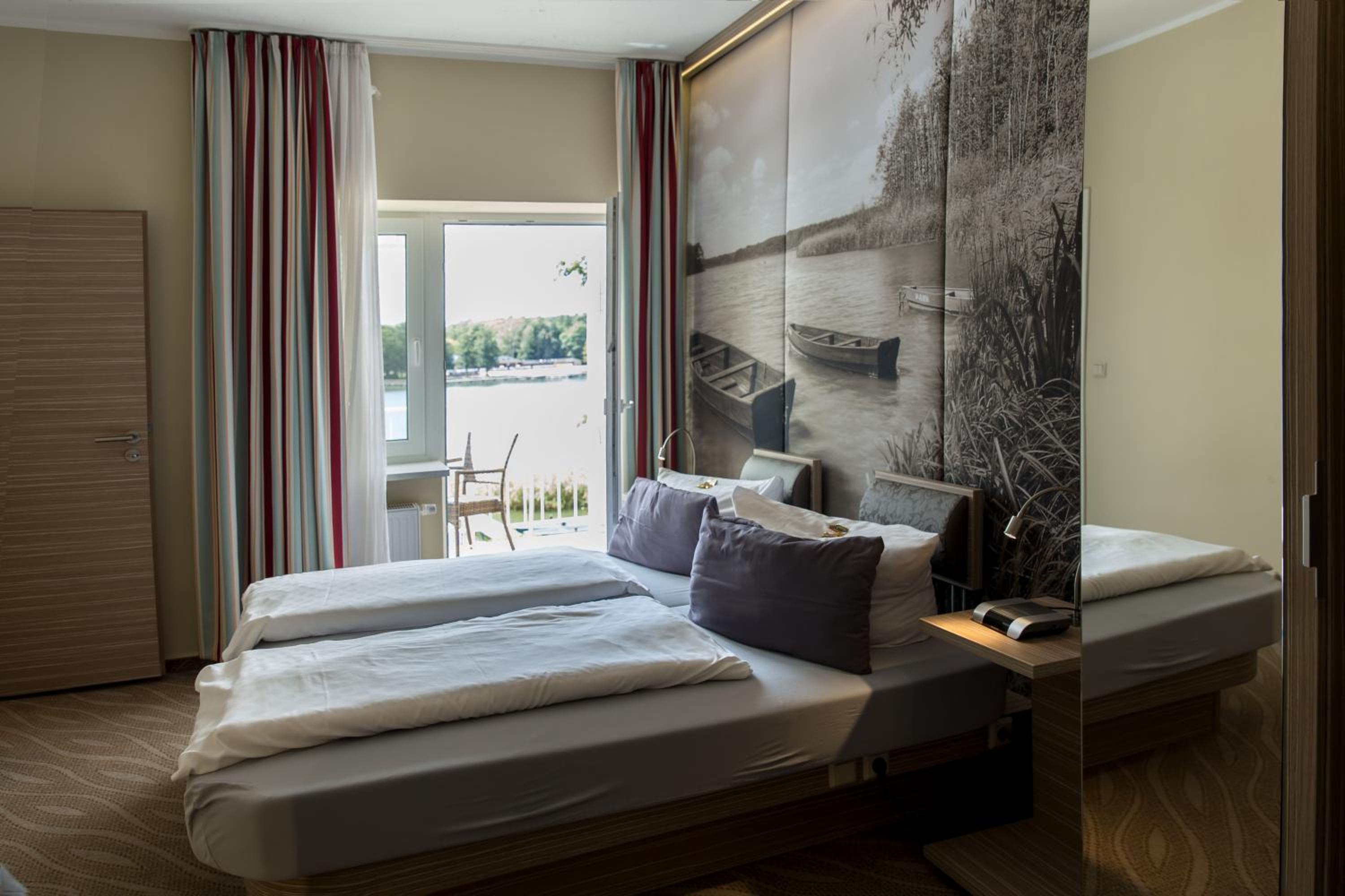 Double Room with Balcony - Photo 3