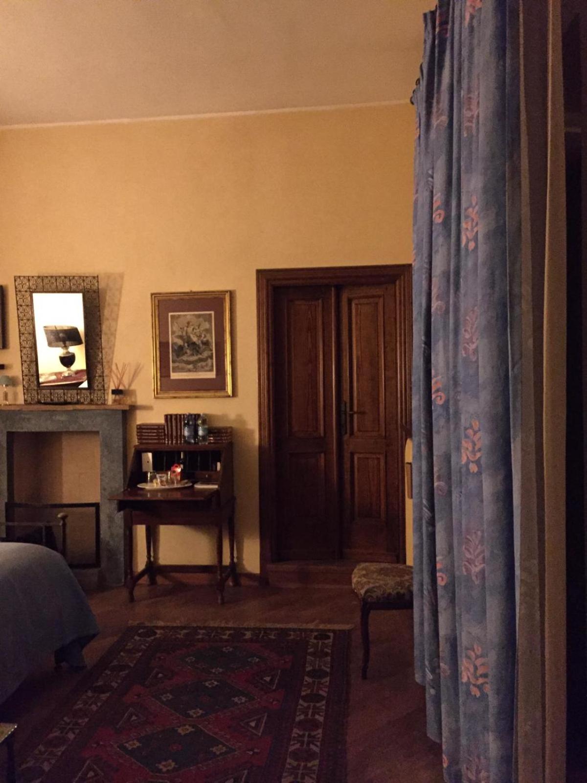 Queen Room with Pool View - Photo 14