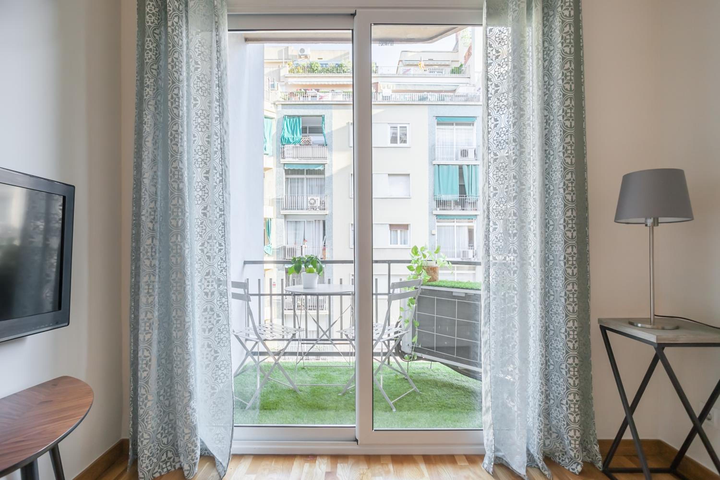 Three-Bedroom Apartment - Calle Sepulveda, 45-47  photo 3