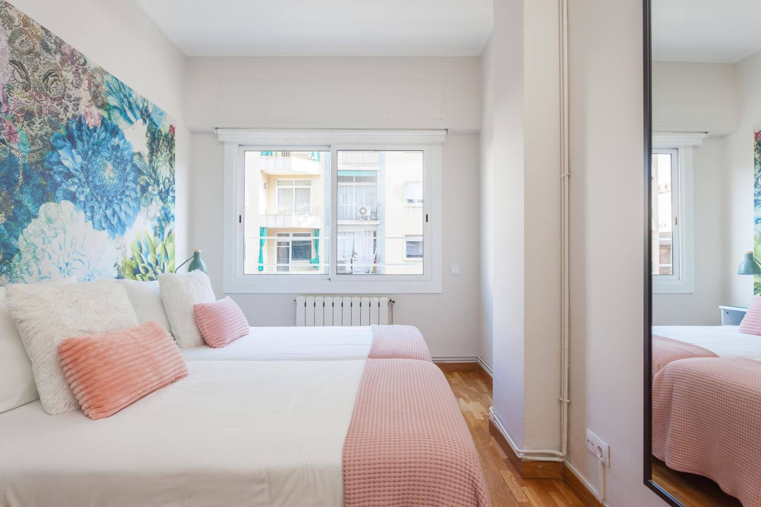 Three-Bedroom Apartment - Calle Sepulveda, 45-47  photo 2