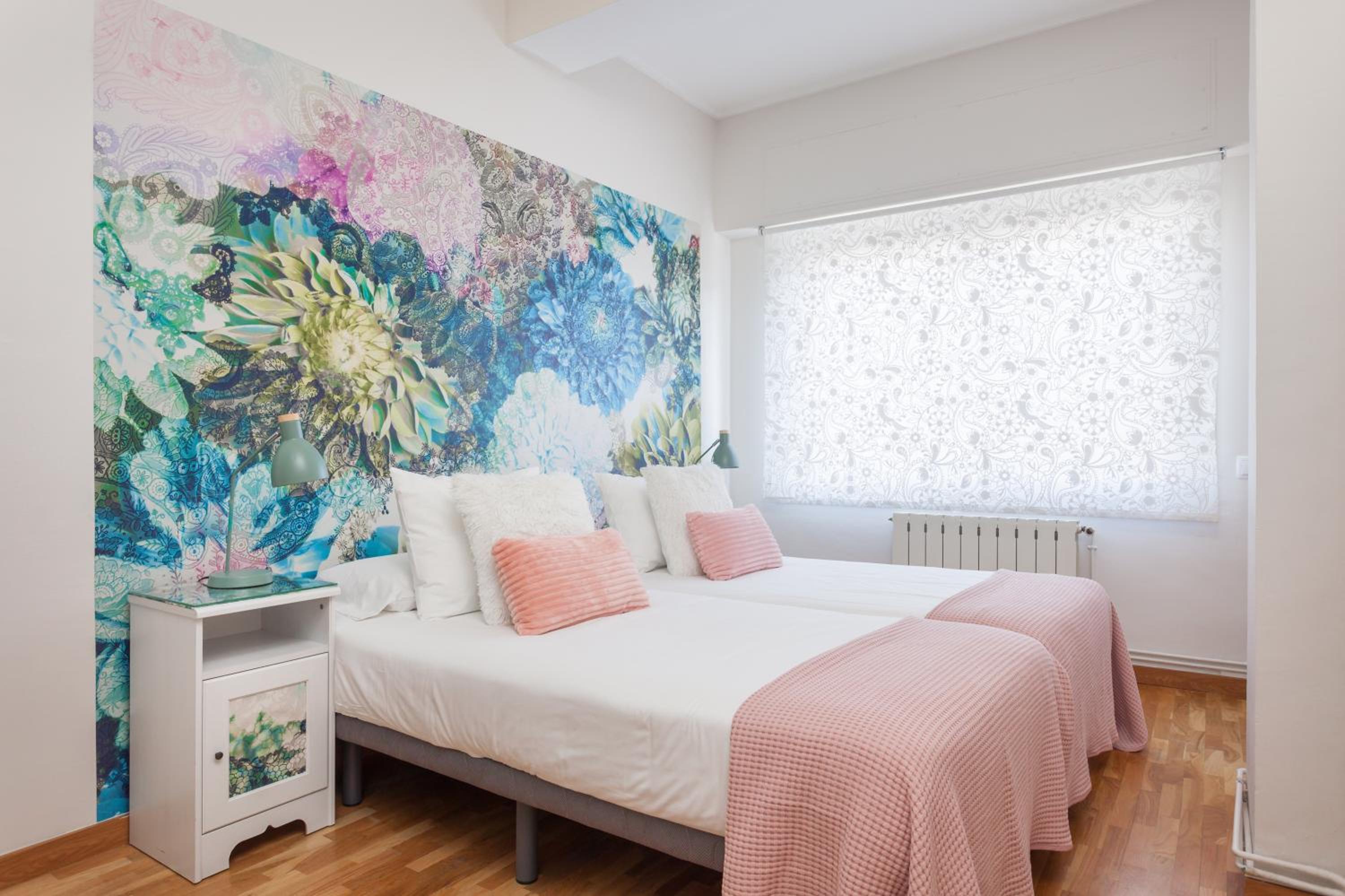 Apartamento de tres habitaciones - Calle Sepúlveda, 45-47