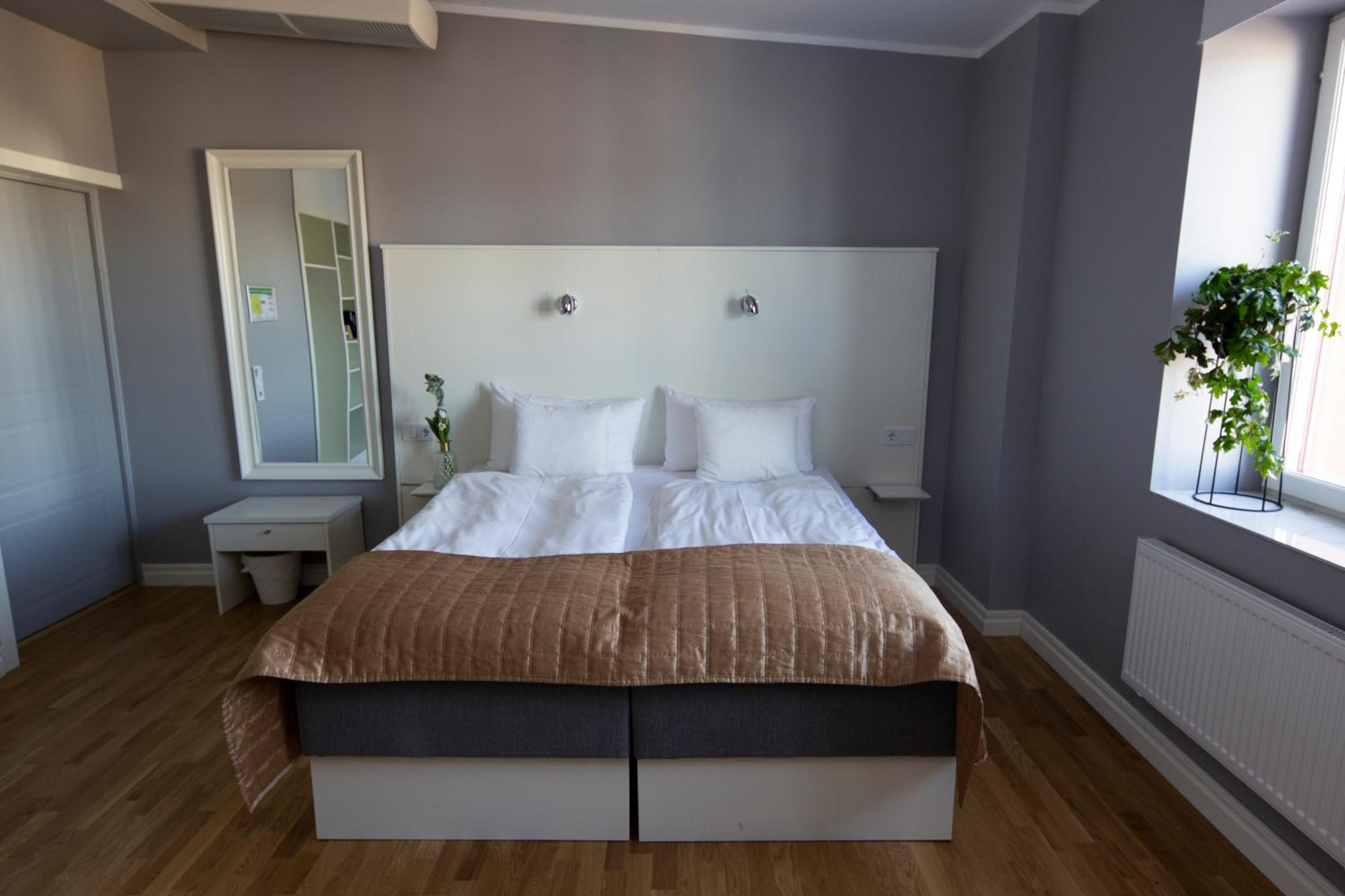 Double Room - Photo 10
