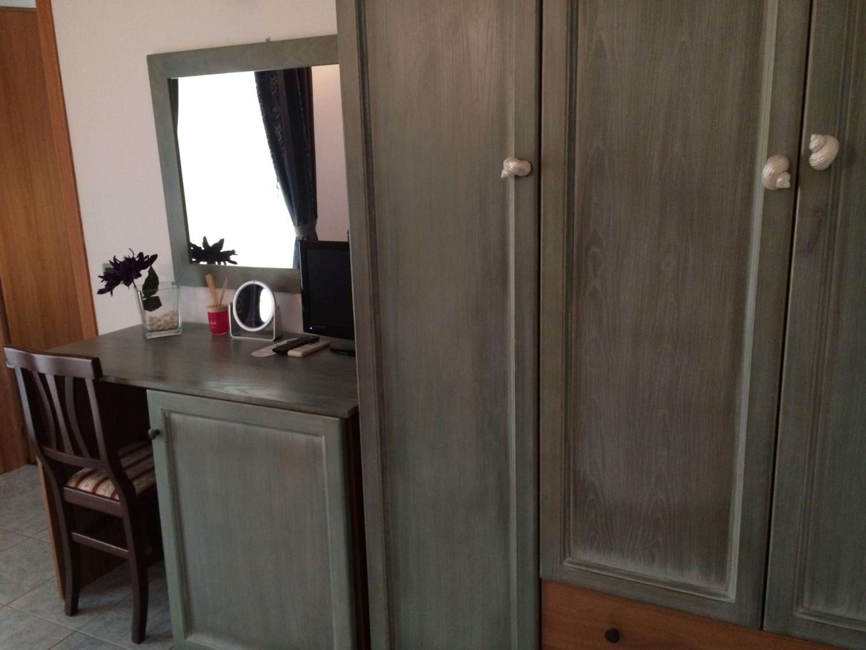 Double Room with lateral view Balcony