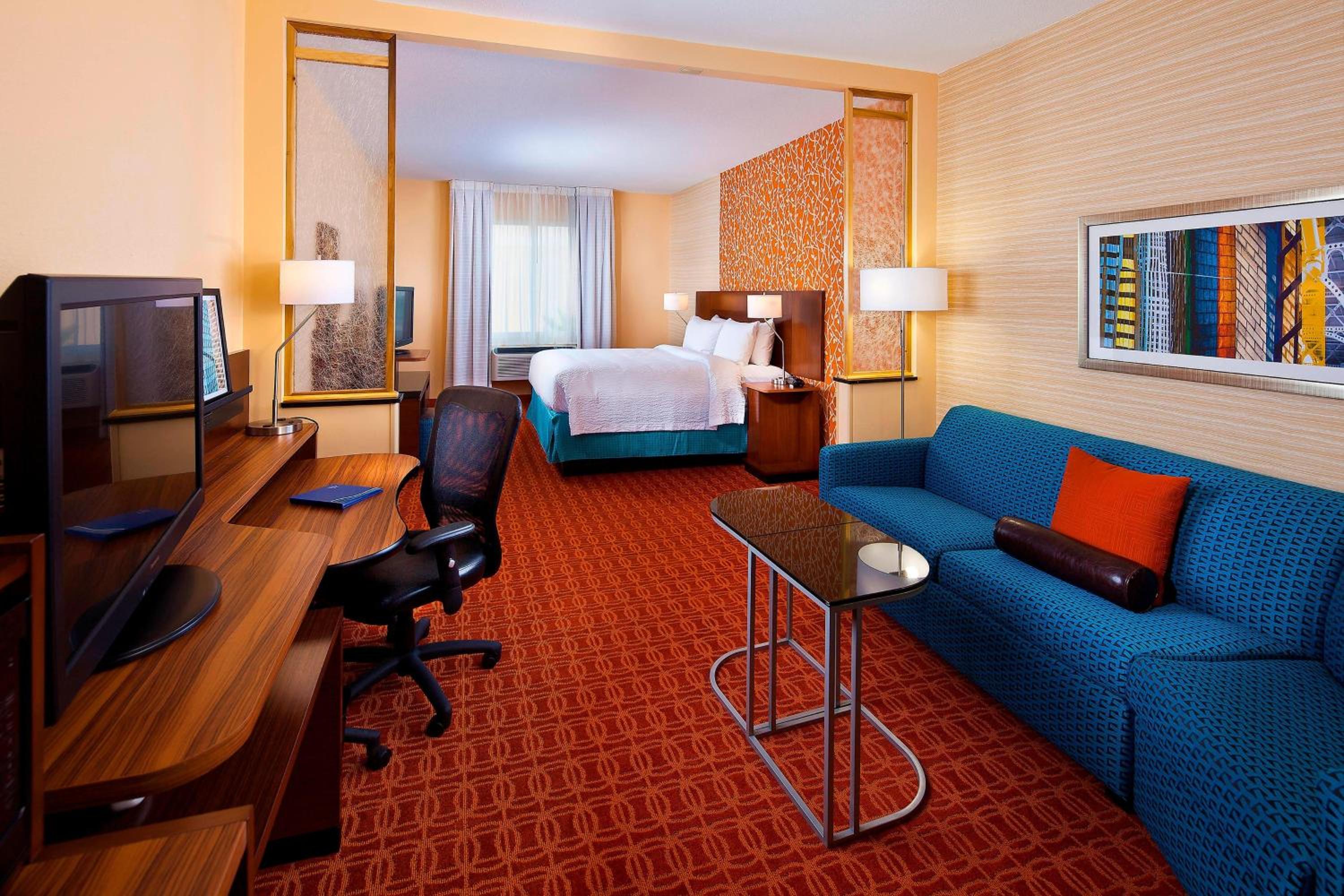 King Suite with Bathtub and Sofa Bed - Mobility Access/Hearing Accessible