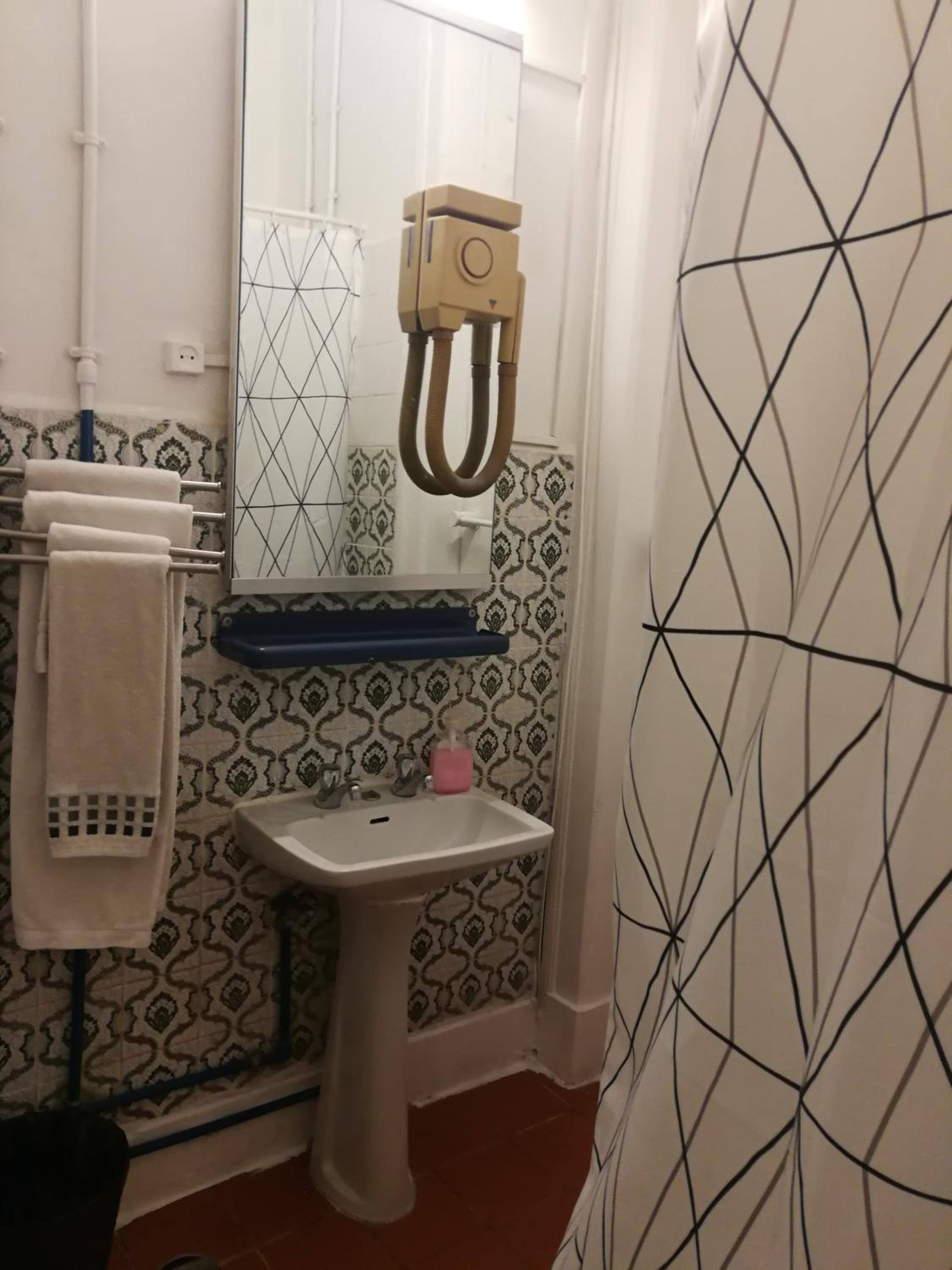 Double or Twin Room with Private Bathroom photo 2