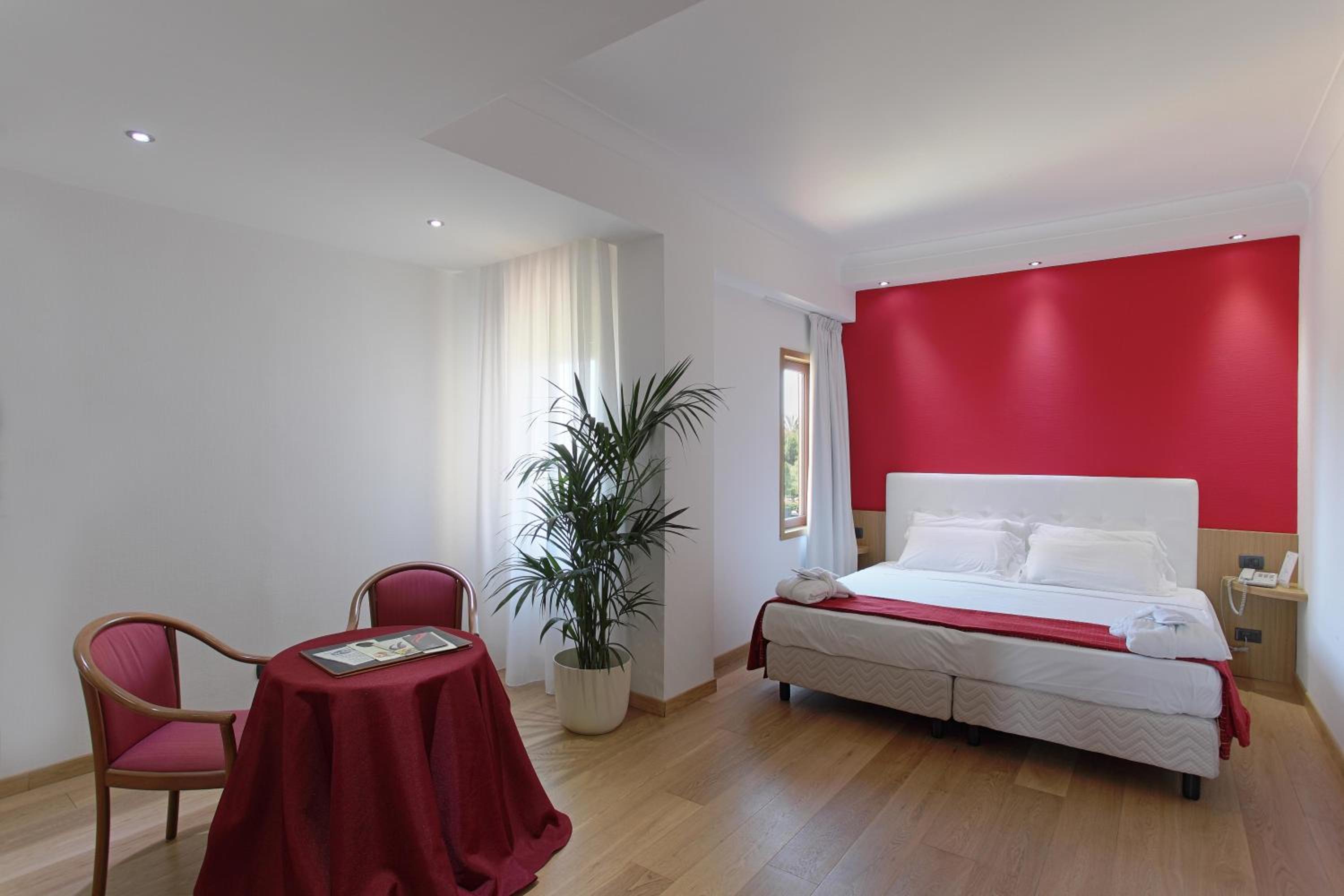 Double or Twin Room - Photo 1