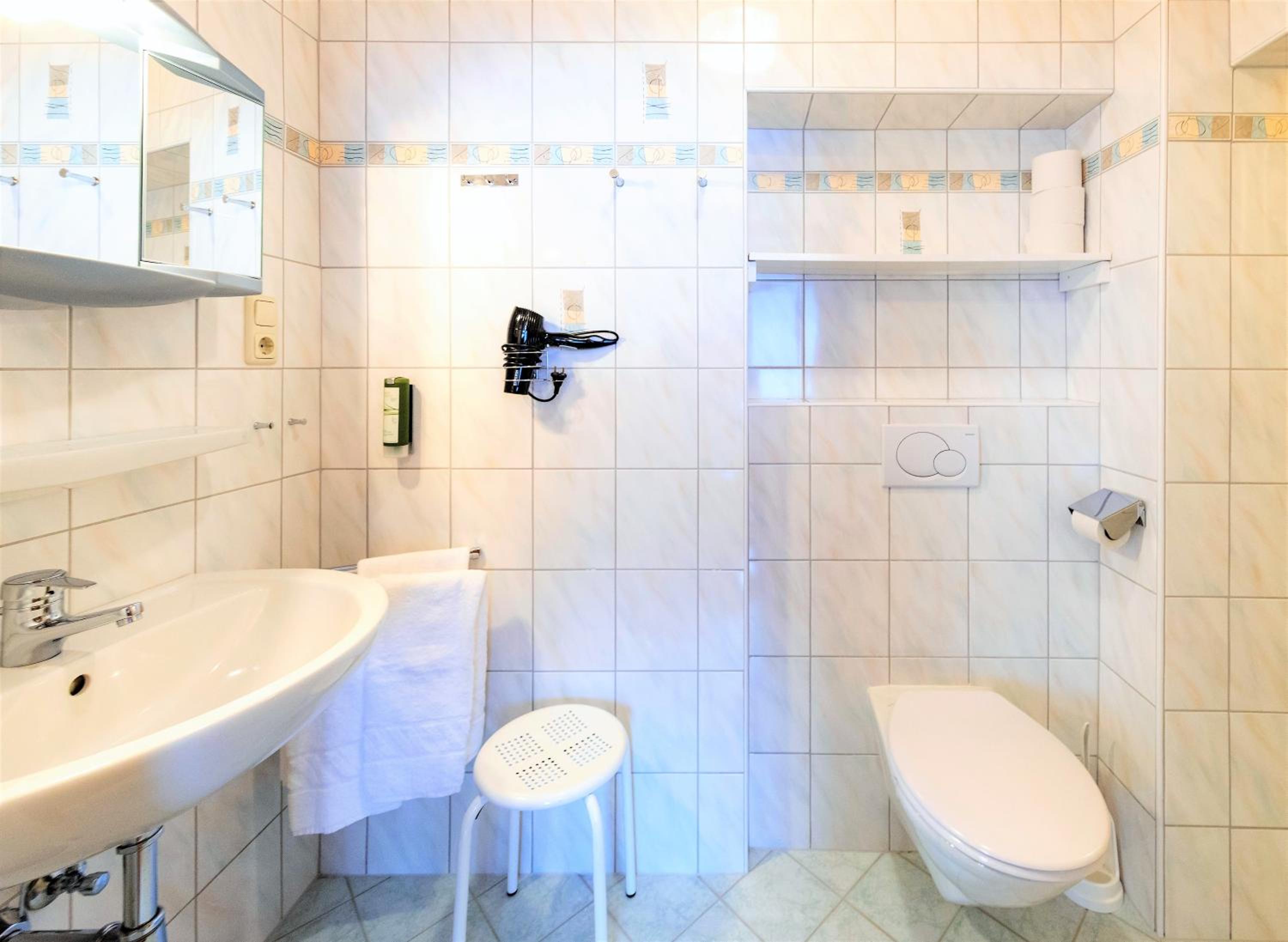 One-Bedroom Apartment with Balcony (2-3 People) photo 3