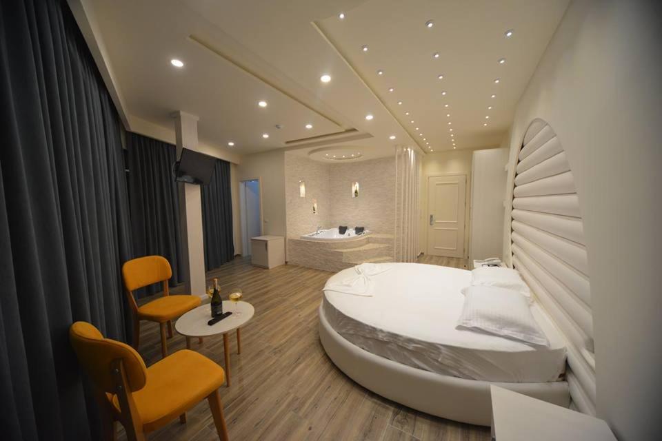 Superior King Suite