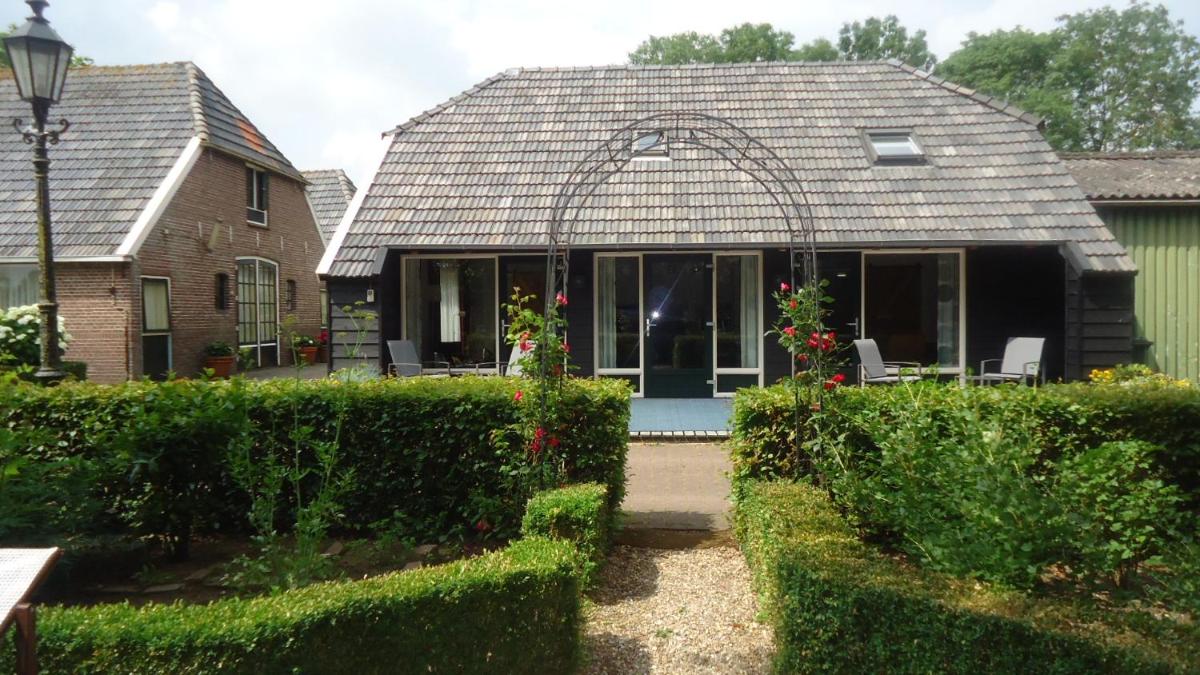 Double or Twin Room with Garden View photo 3