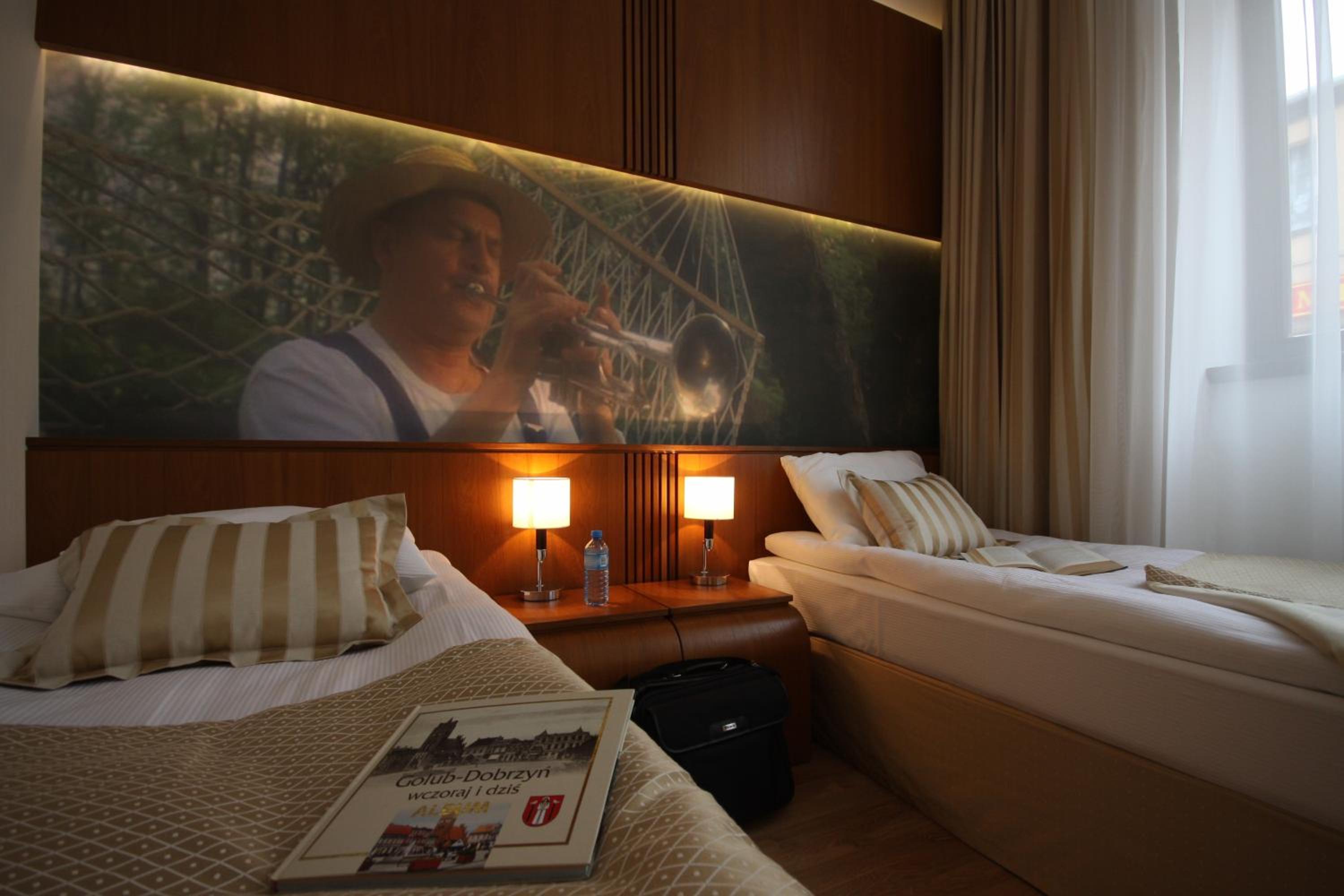 Standard Twin Room - Photo 4