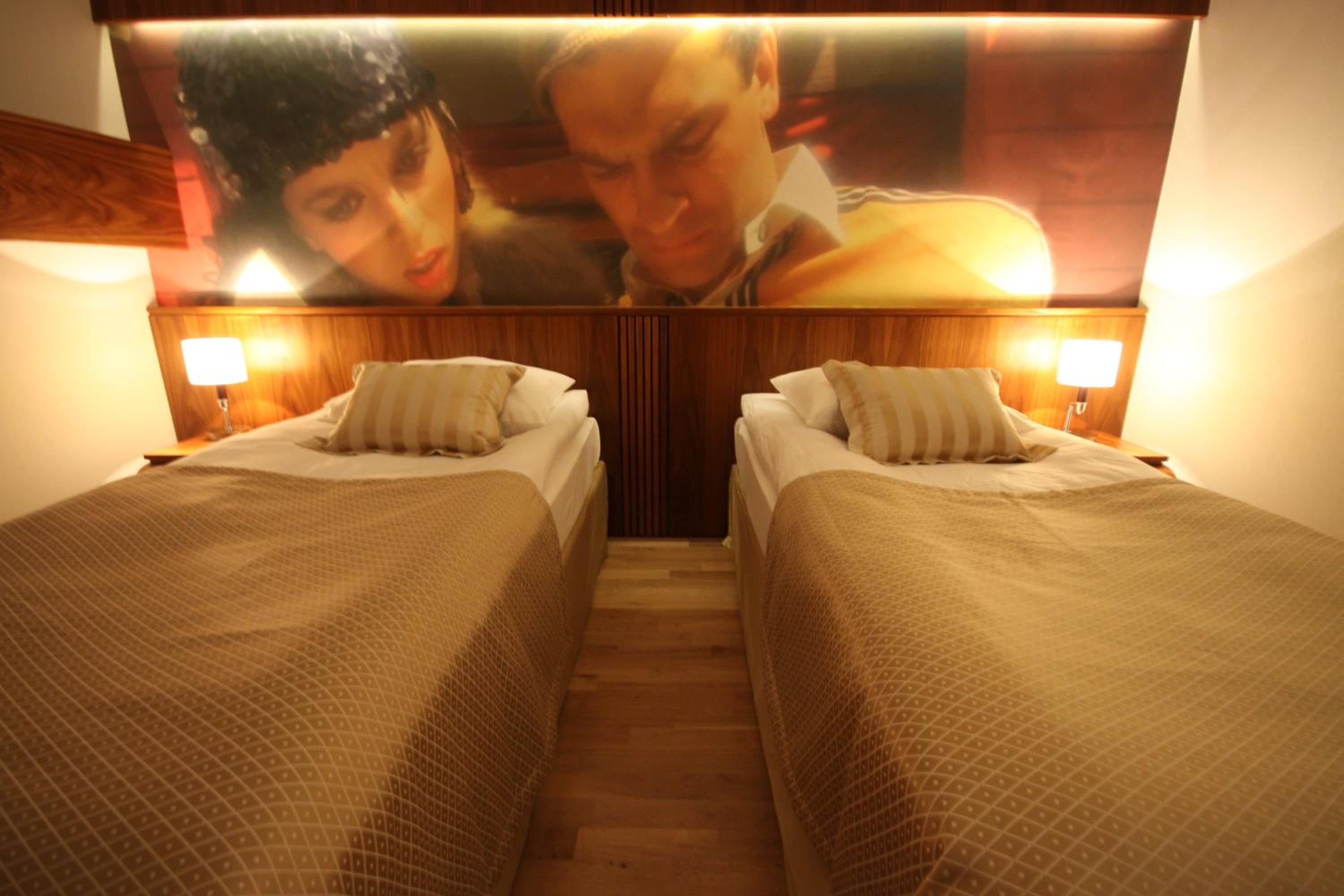 Standard Twin Room - Photo 2