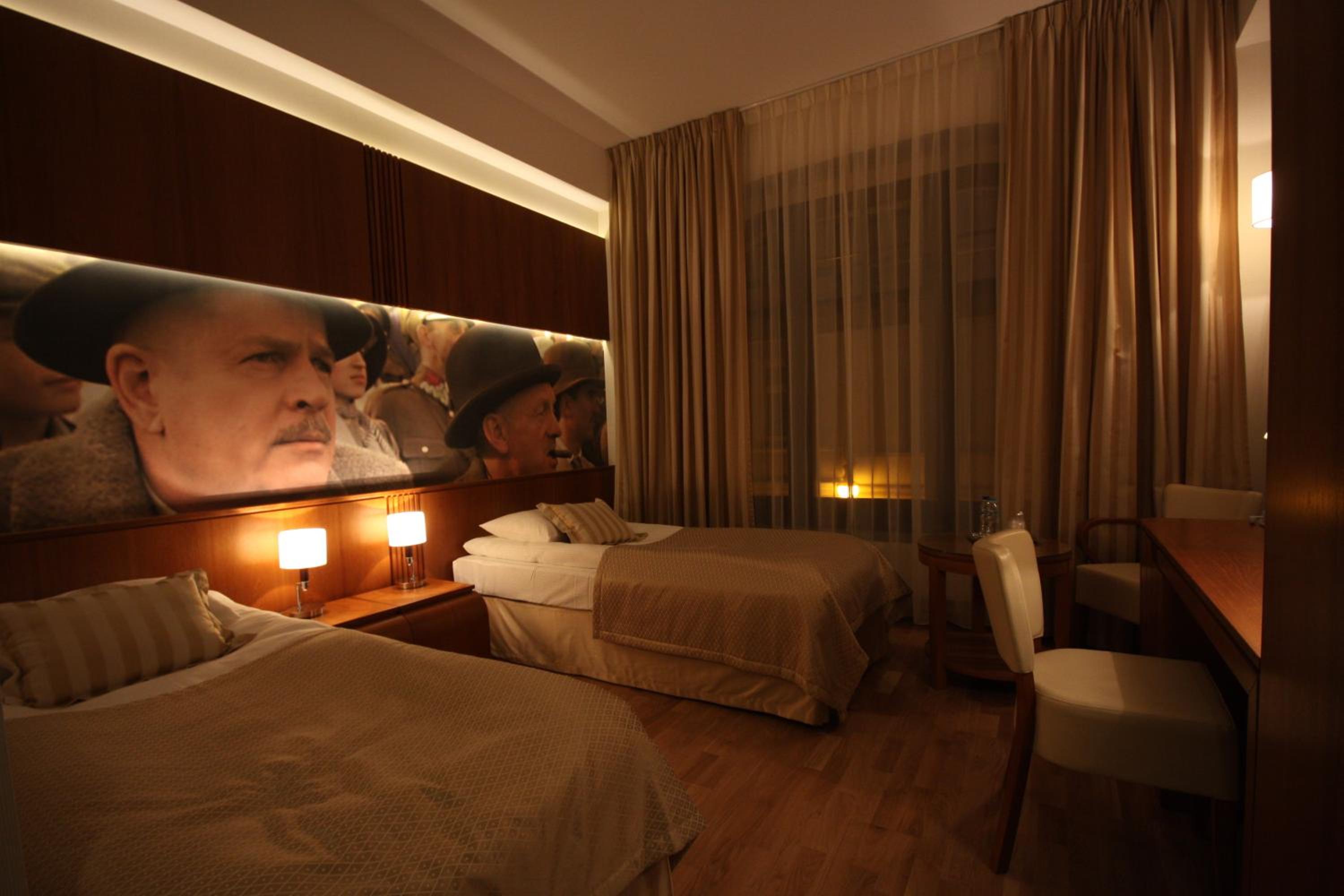 Standard Twin Room - Photo 3