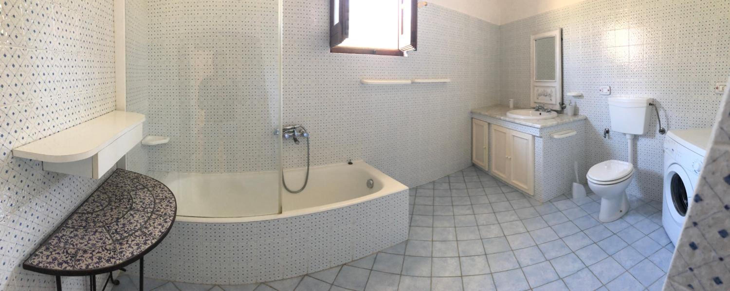 Four-Bedroom House photo 3