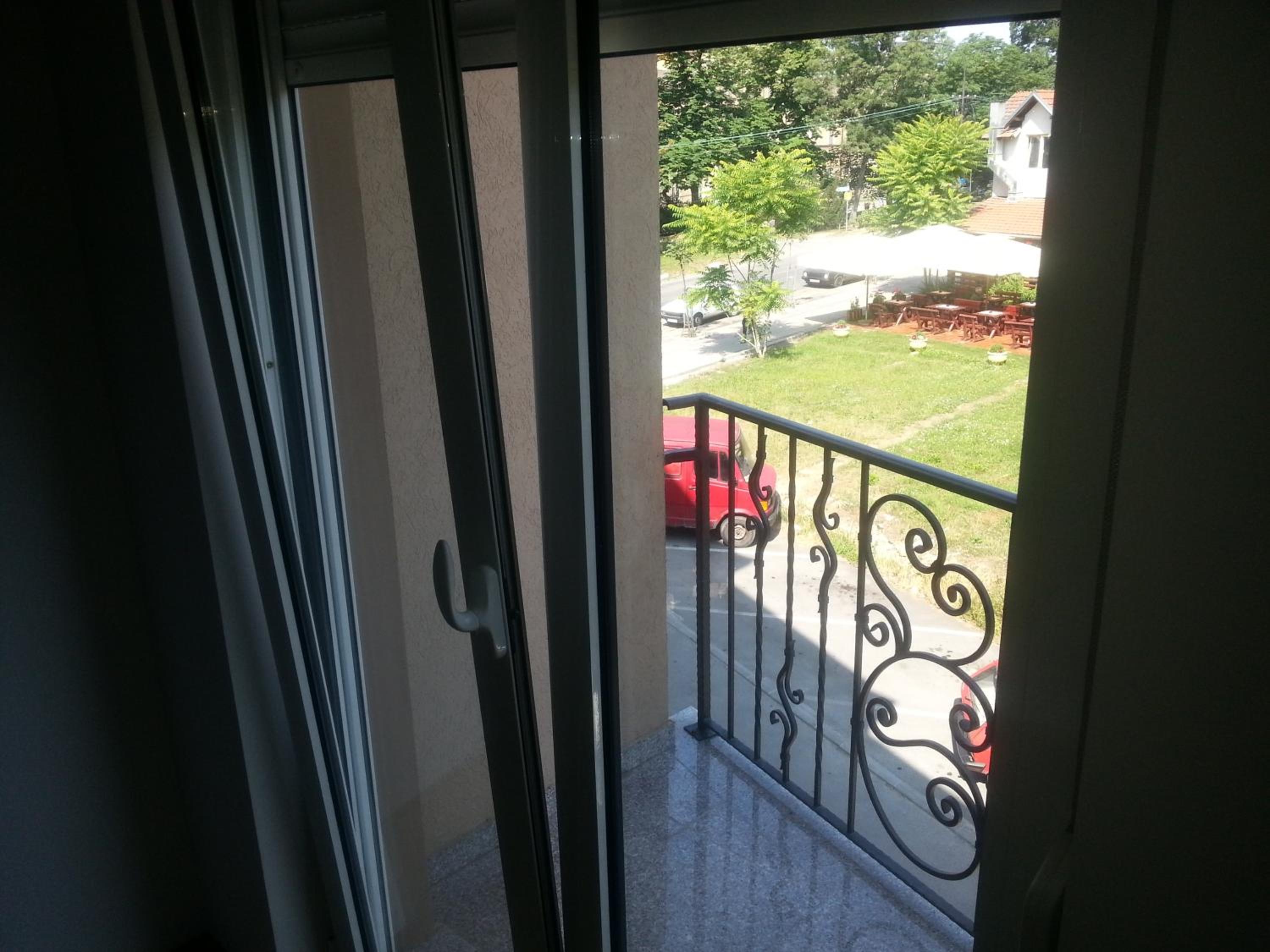Two-Bedroom Apartment with Balcony photo 2