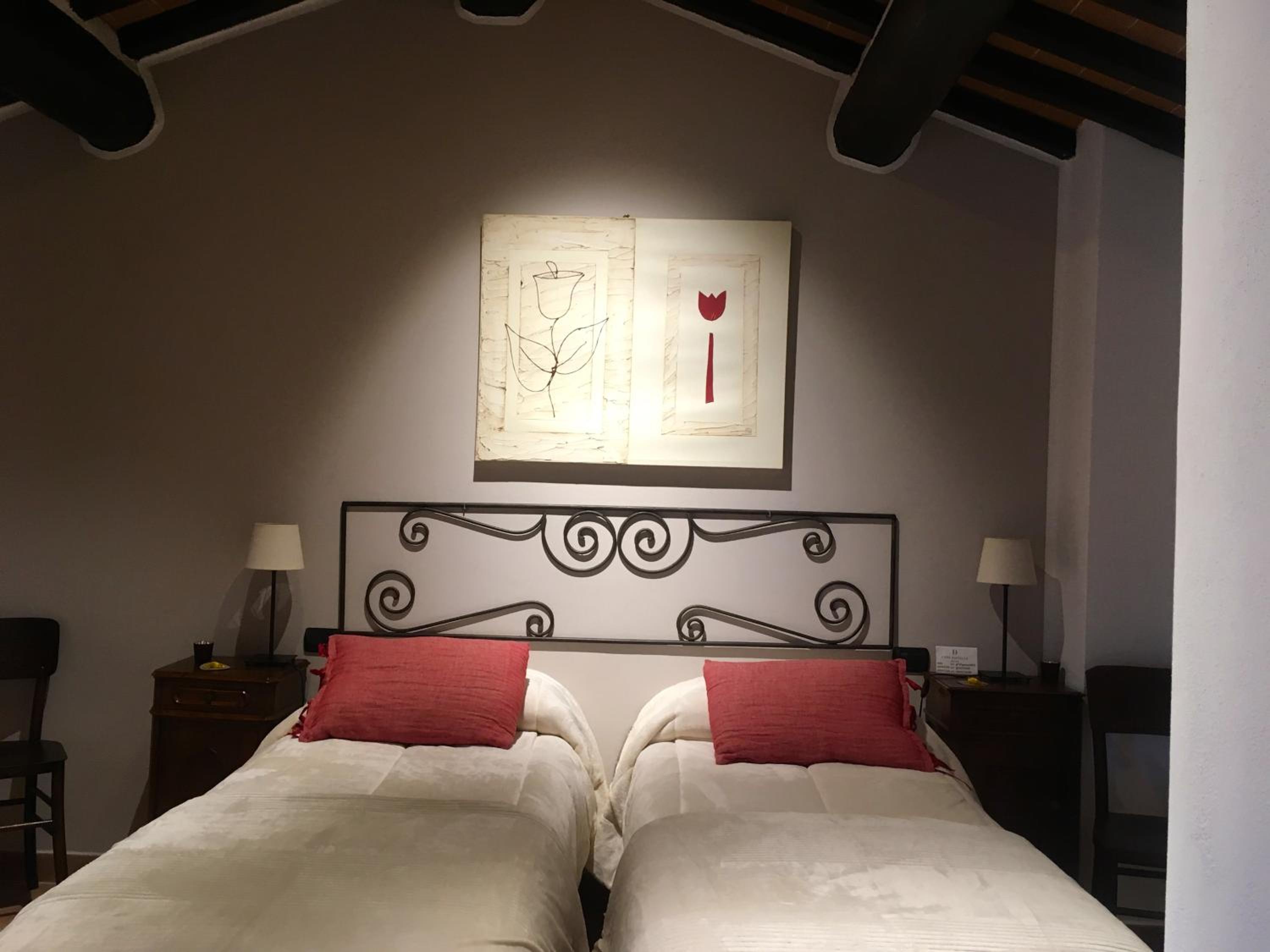 Double or Twin Room - Photo 3