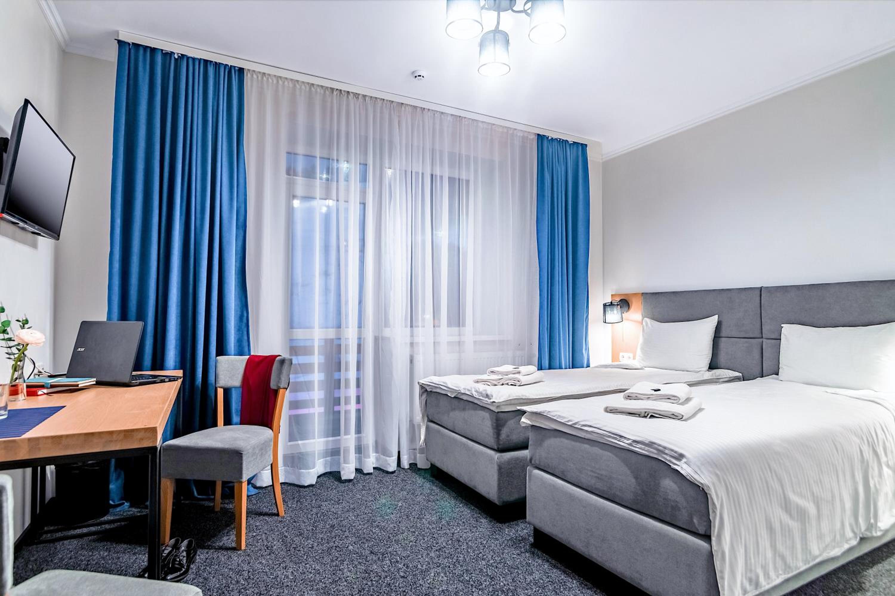Double or Twin Room with City View photo 1
