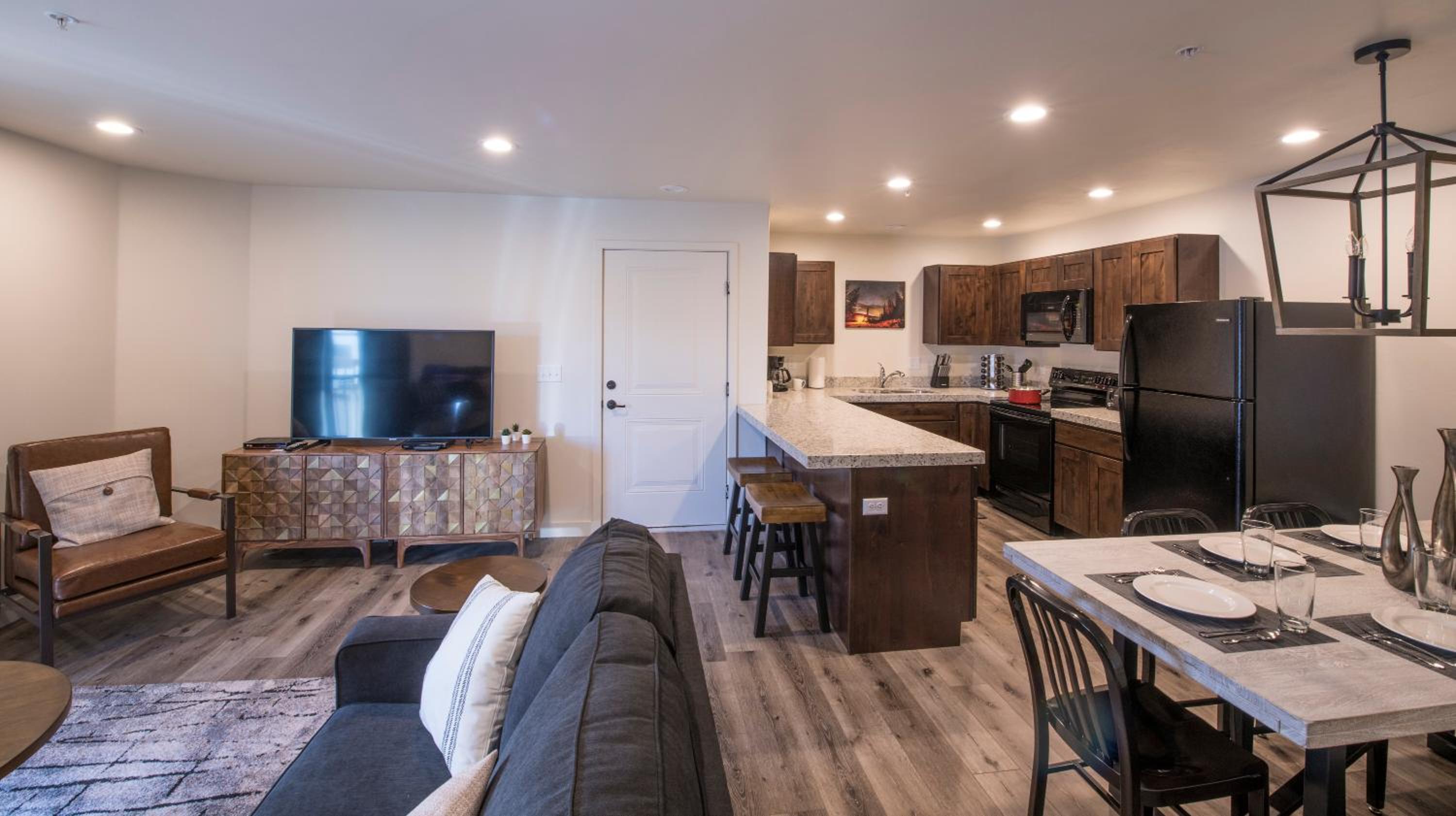 Three-Bedroom Apartment photo 1