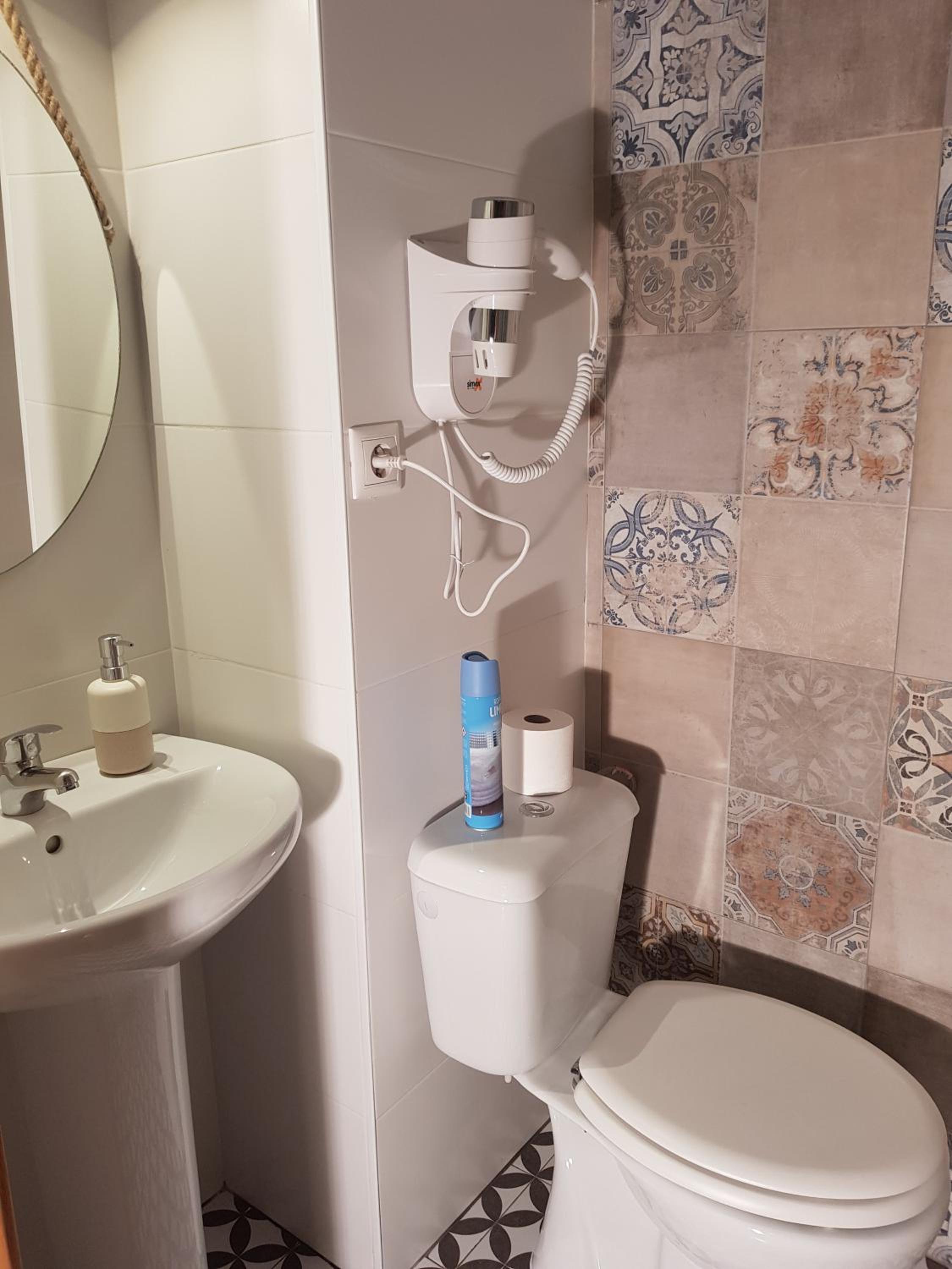 Budget Single Room photo 3