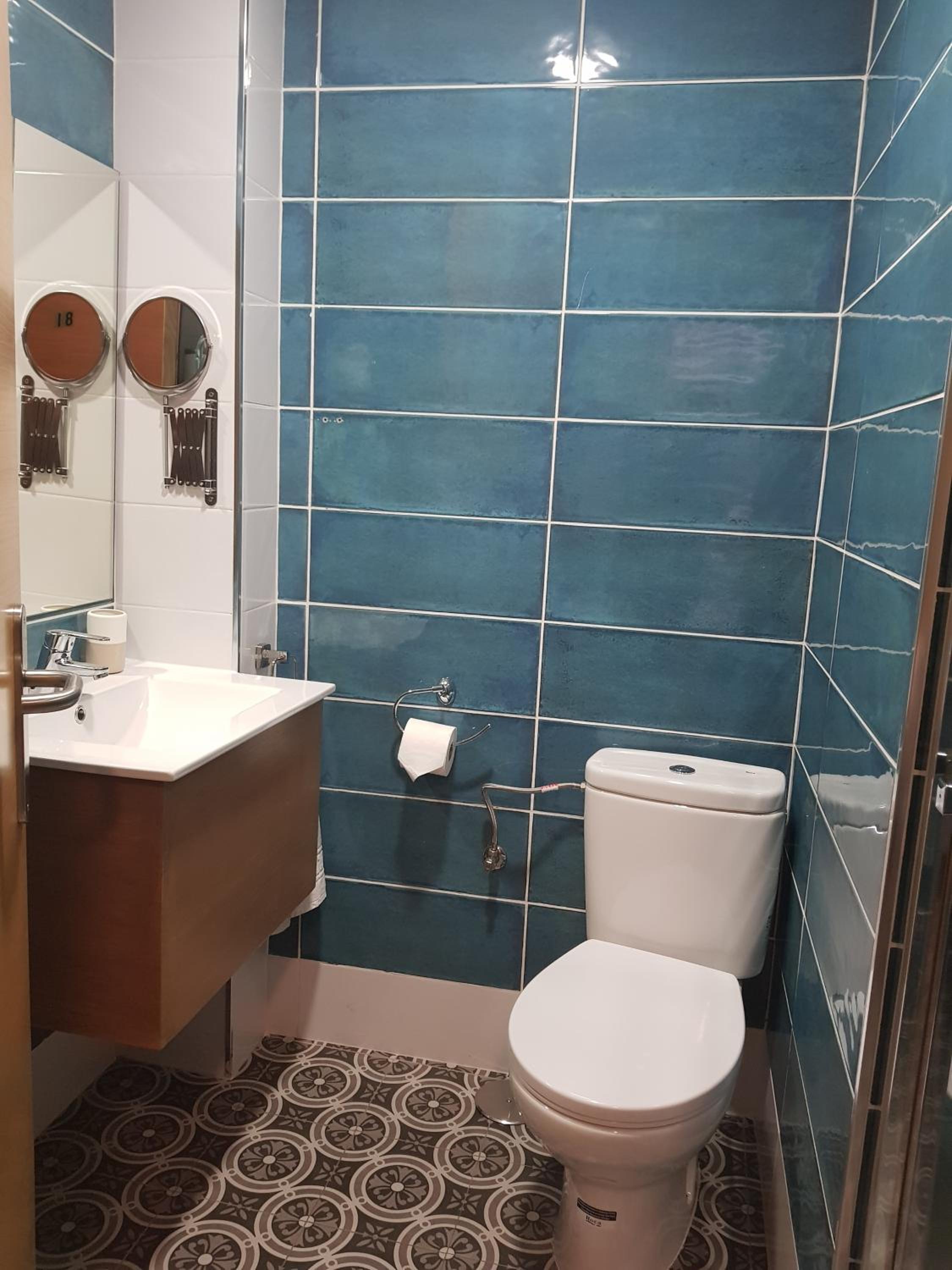 Budget Single Room photo 2