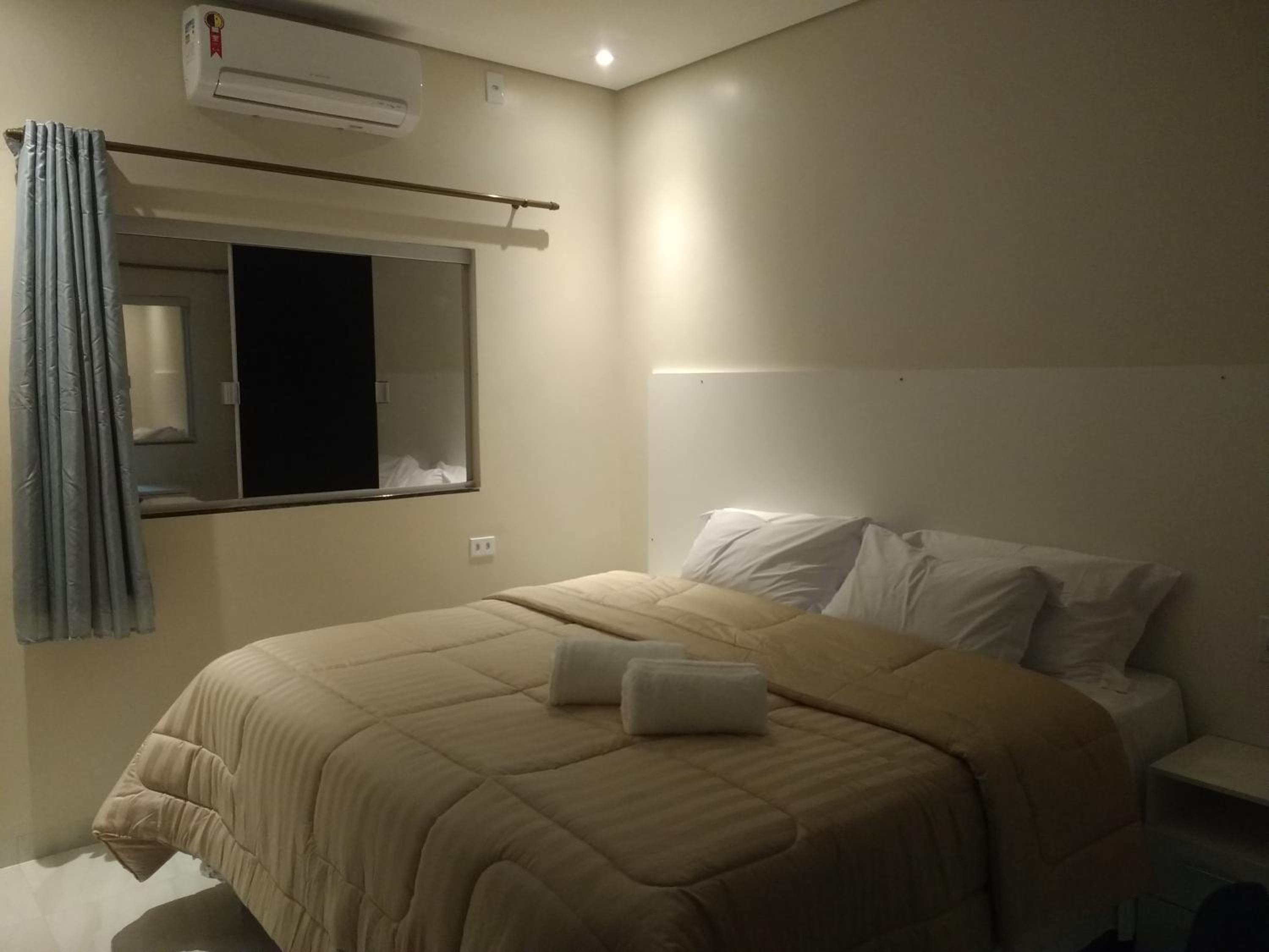 Deluxe King Suite - Photo 3