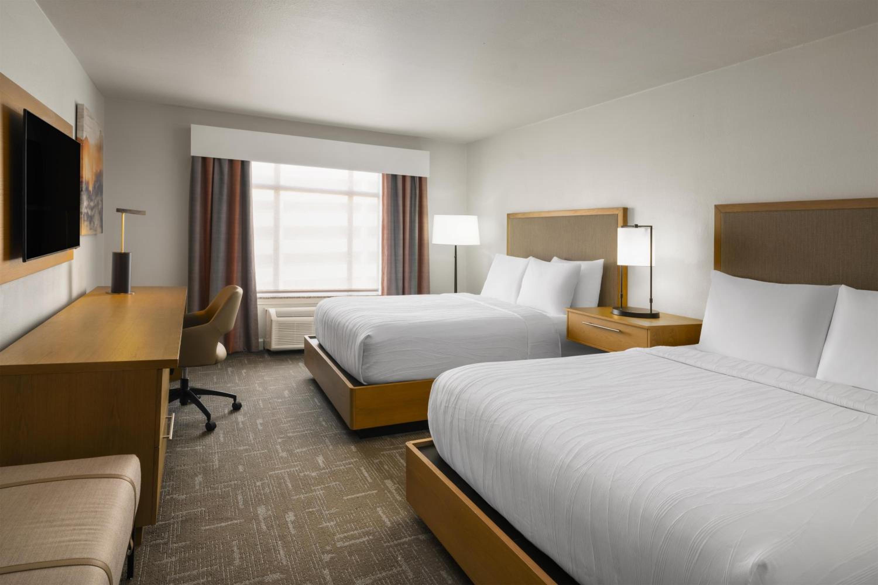 Queen Suite with Two Queen Beds, Sofa Bed and Roll-In Shower - Disability Access/Non-Smoking