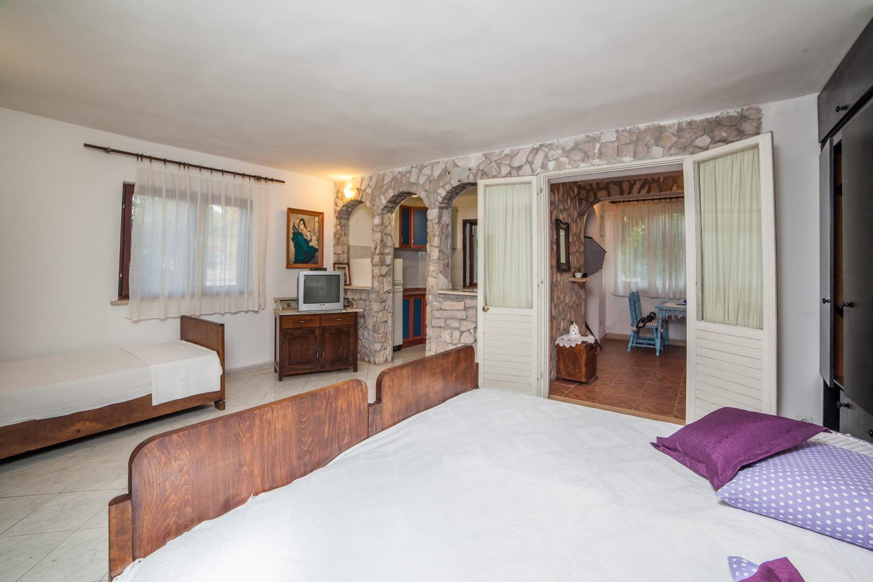 Studio with Terrace and Pool View