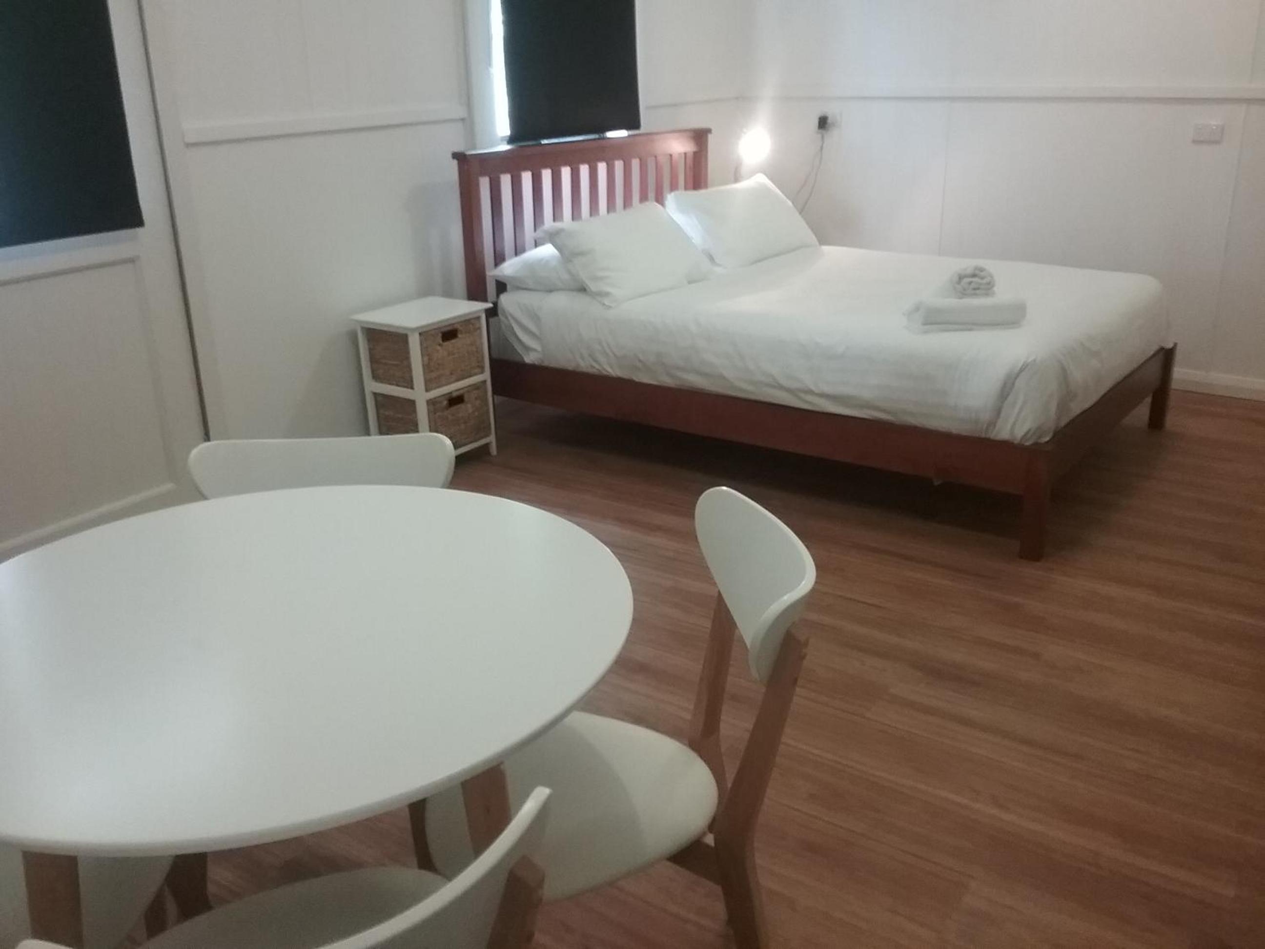 Budget Double Room photo 3
