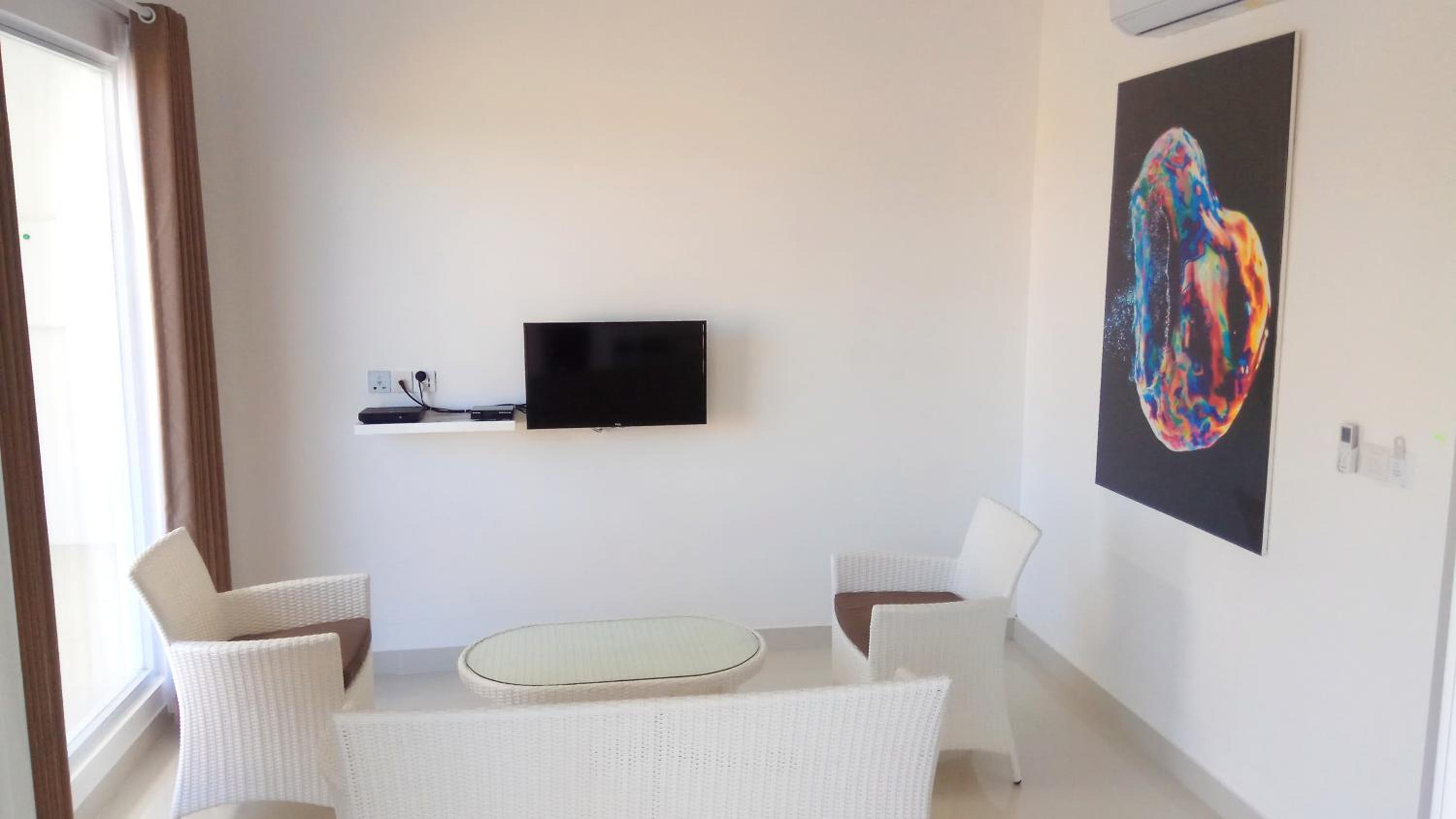 One-Bedroom Apartment - Photo 5