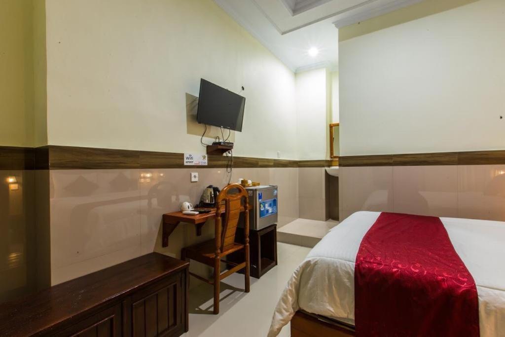 Budget Double Room with Sea View - Photo 7