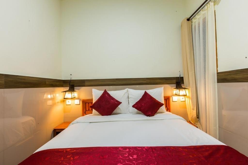 Budget Double Room with Sea View - Photo 1