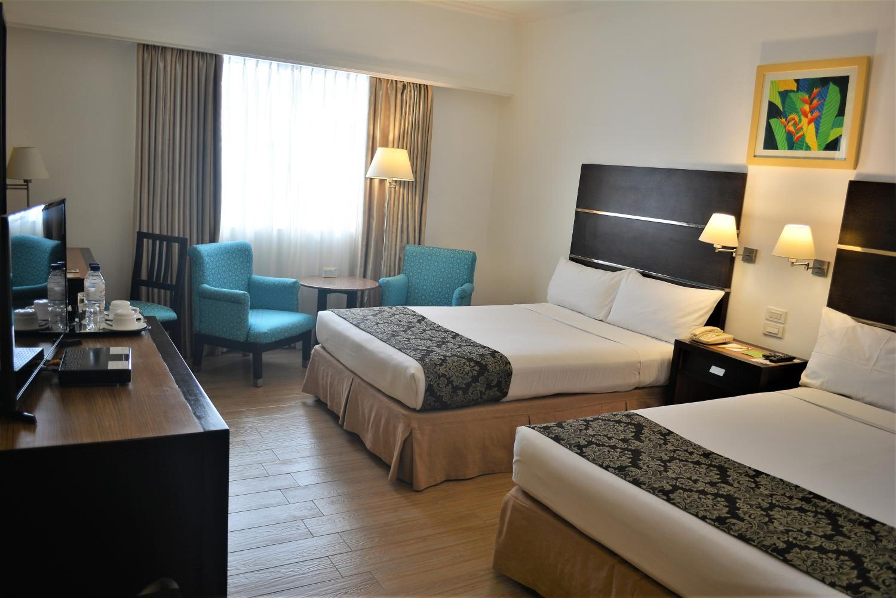 Double Room with Two Double Beds - Non-Smoking - Photo 4