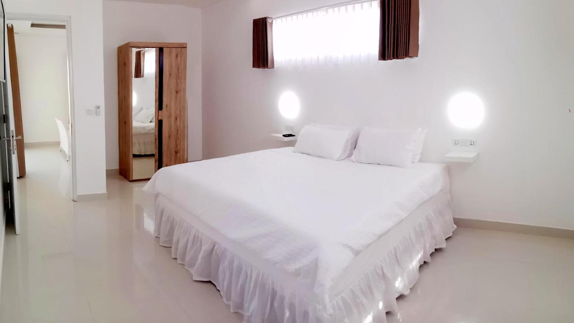 One-Bedroom Apartment - Photo 1